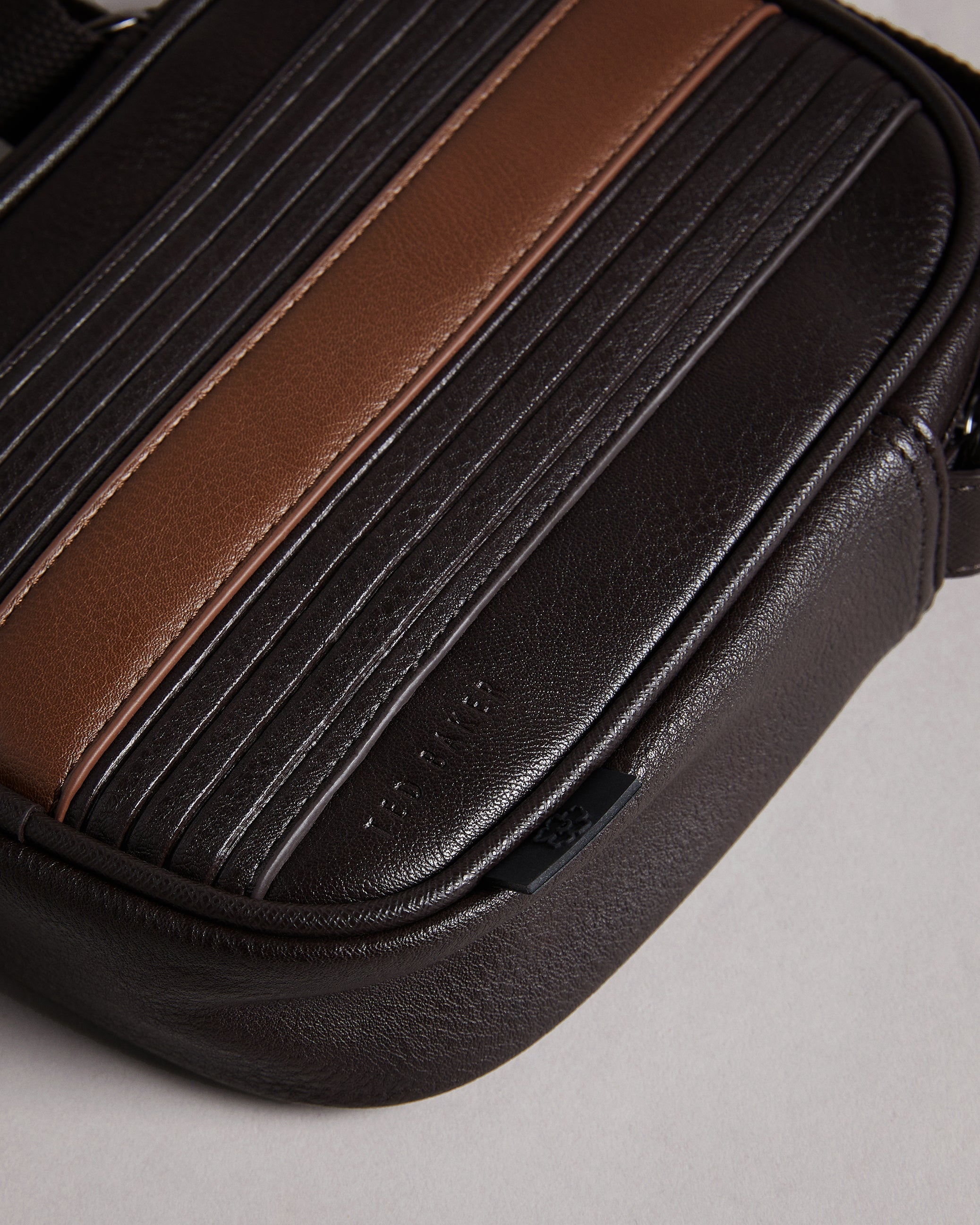 Evver Striped Pu Flight Bag Brn-Choc