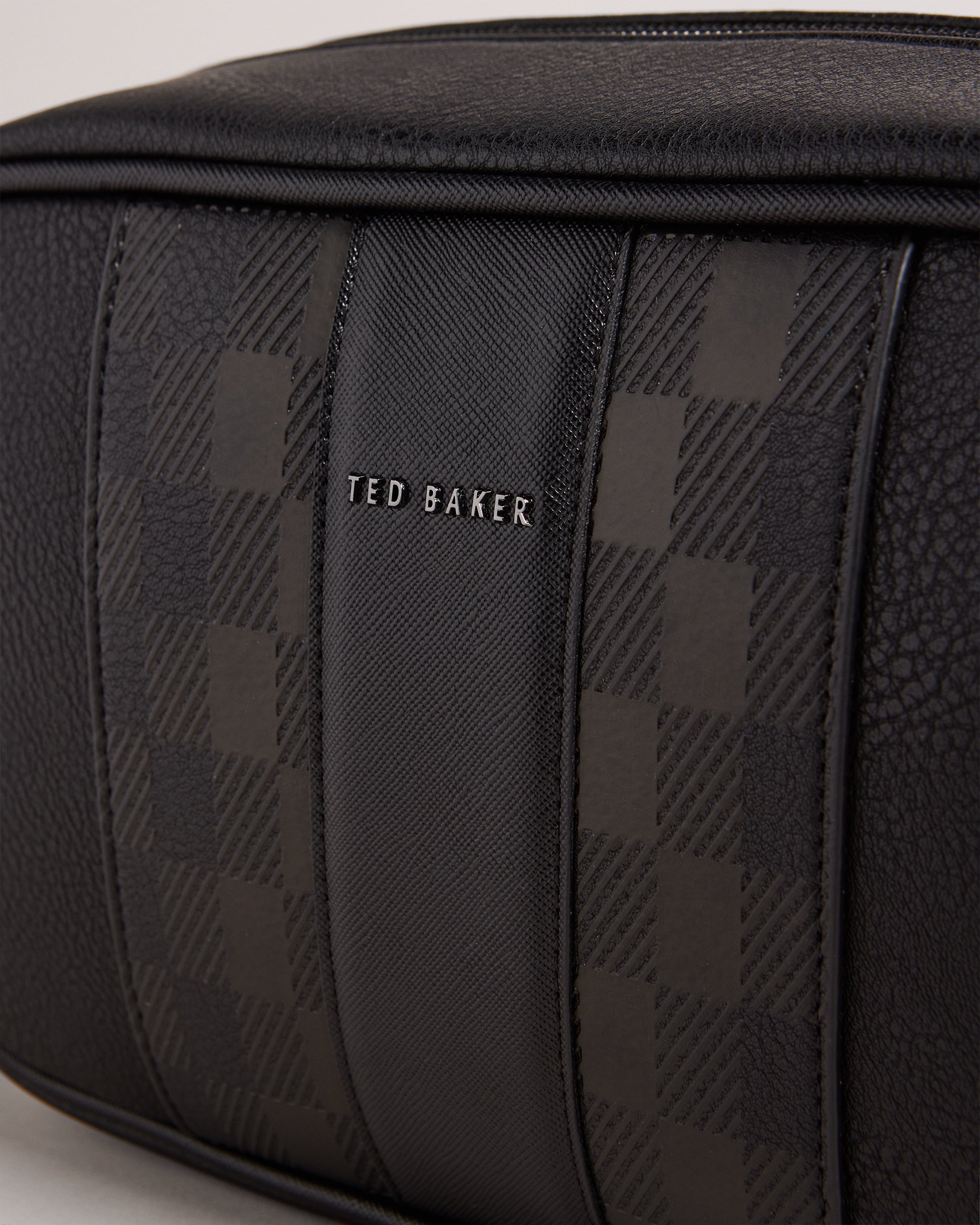 Waydee House Check Pu Washbag