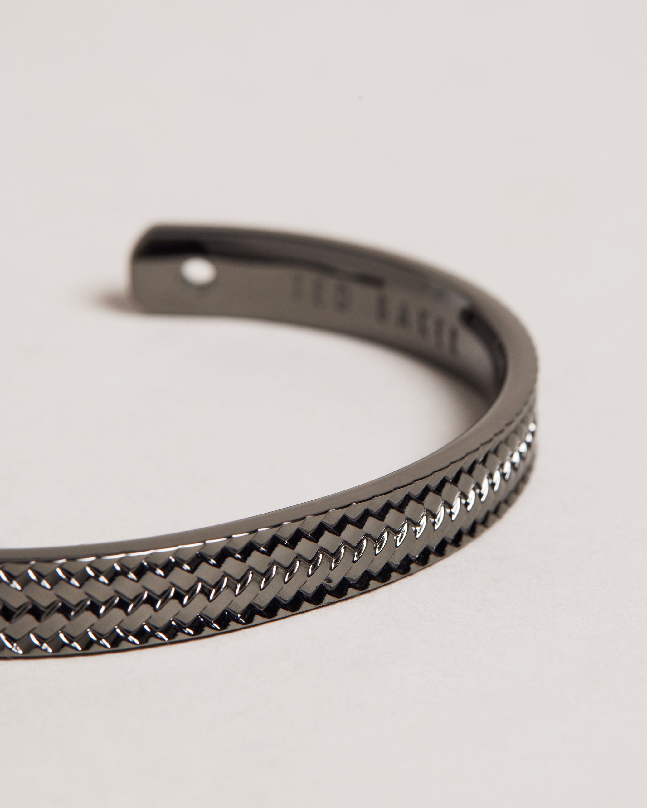 Gymmy Woven Embossed Bangle Black