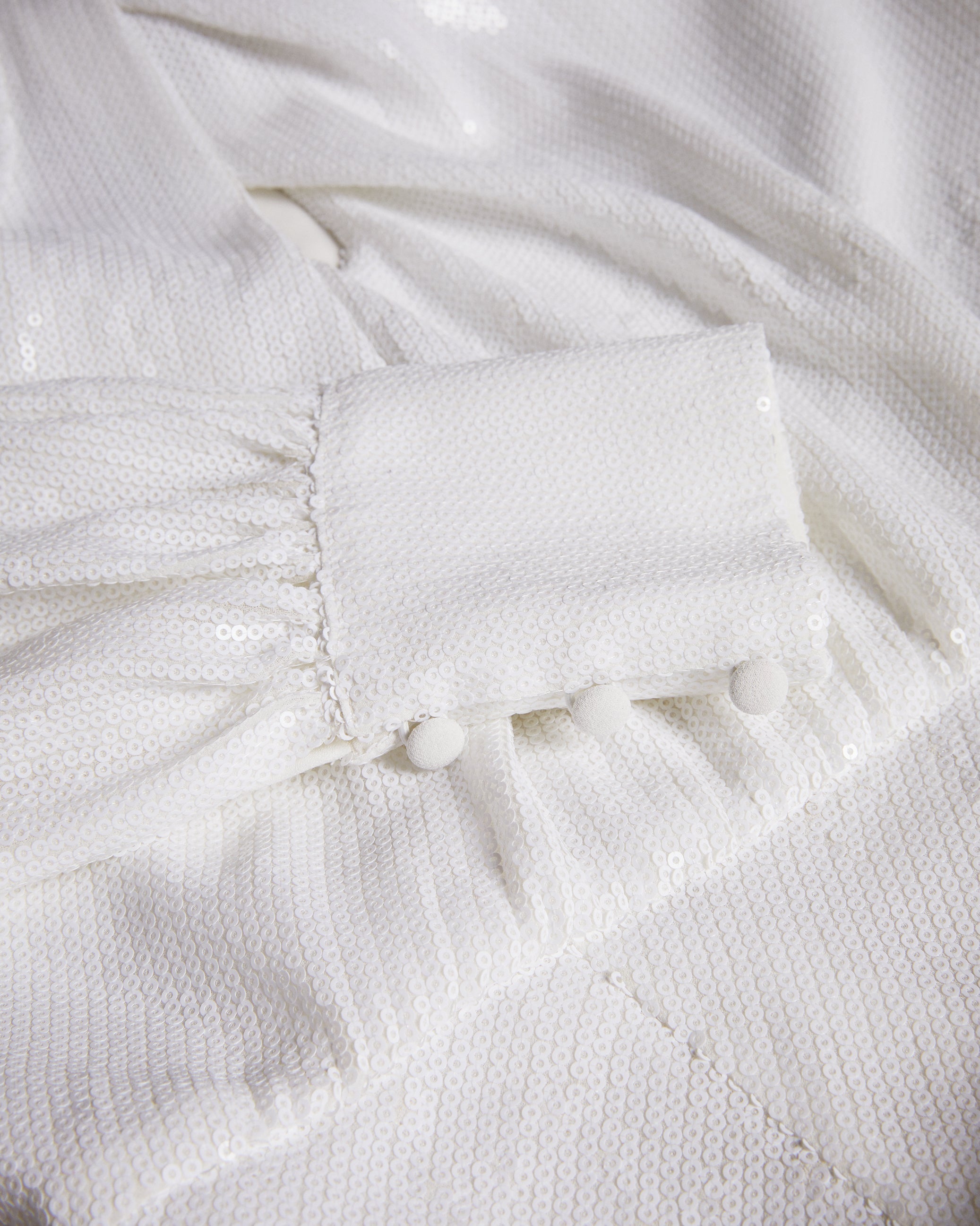 مايروز فستان طويل منسدل مطرز بالترتر