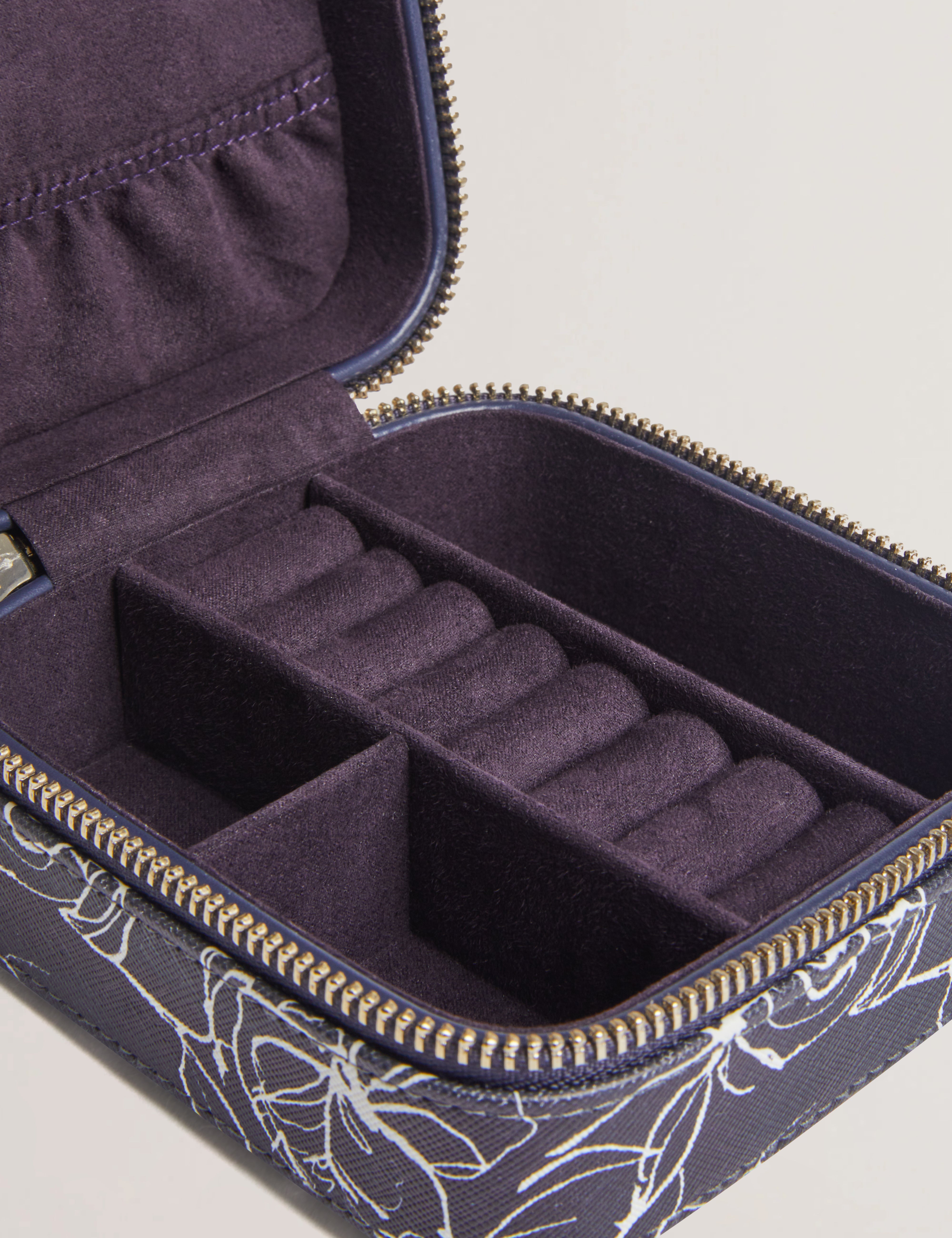 Carolls Linear Rose Jewellery Case Navy