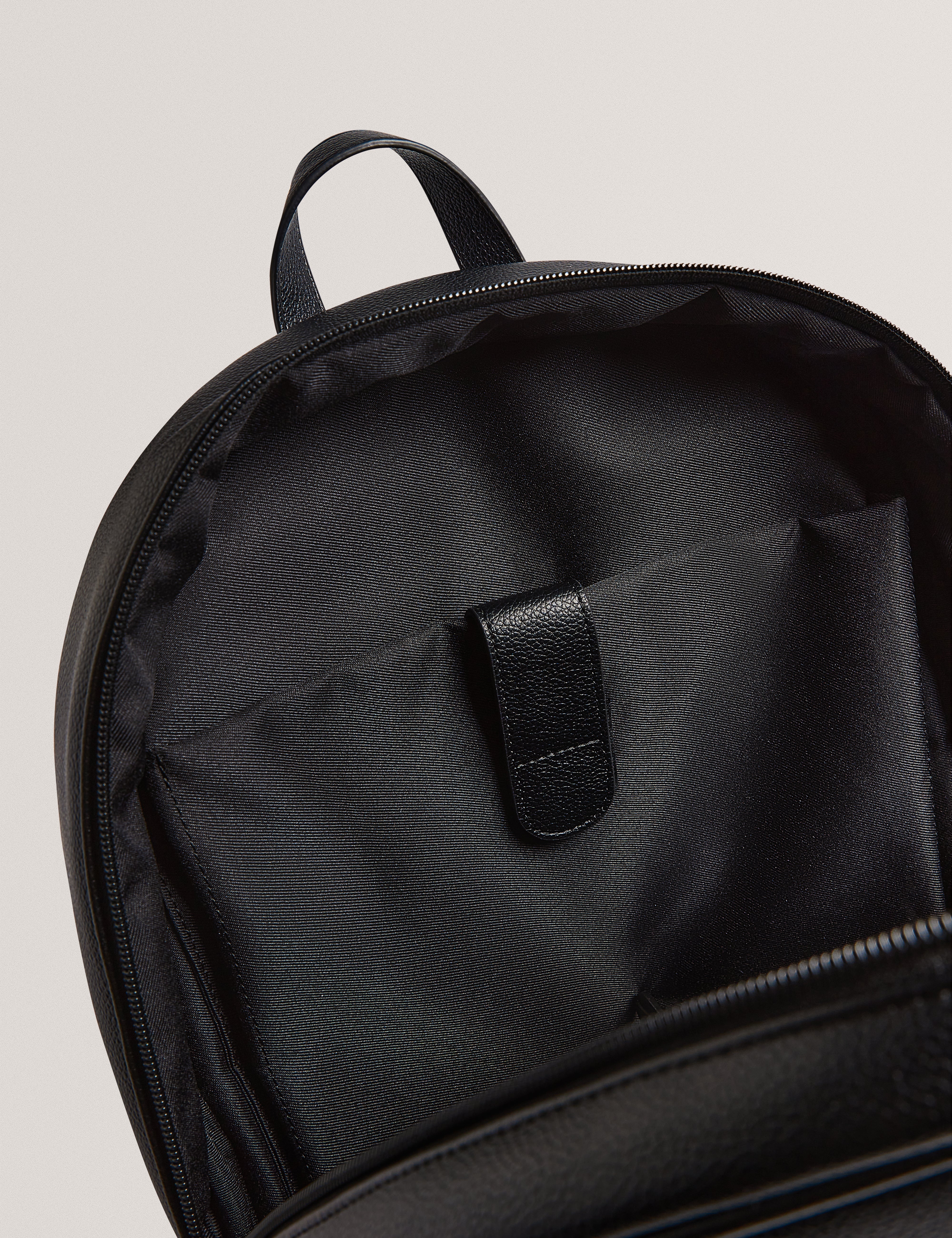 Keviin Stripe Pu Backpack Black