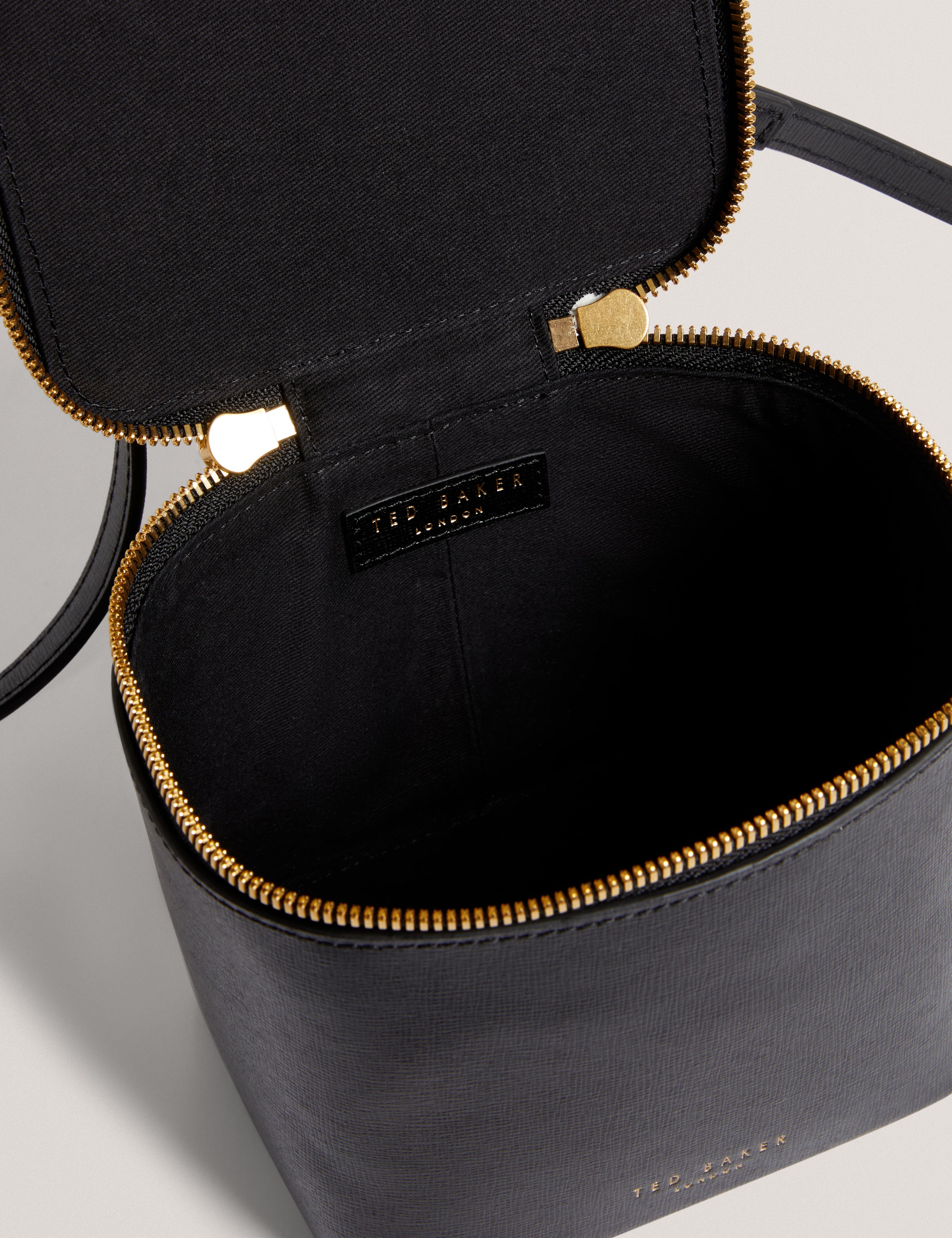 Tiillyy Travel Novelty Crossbody Black