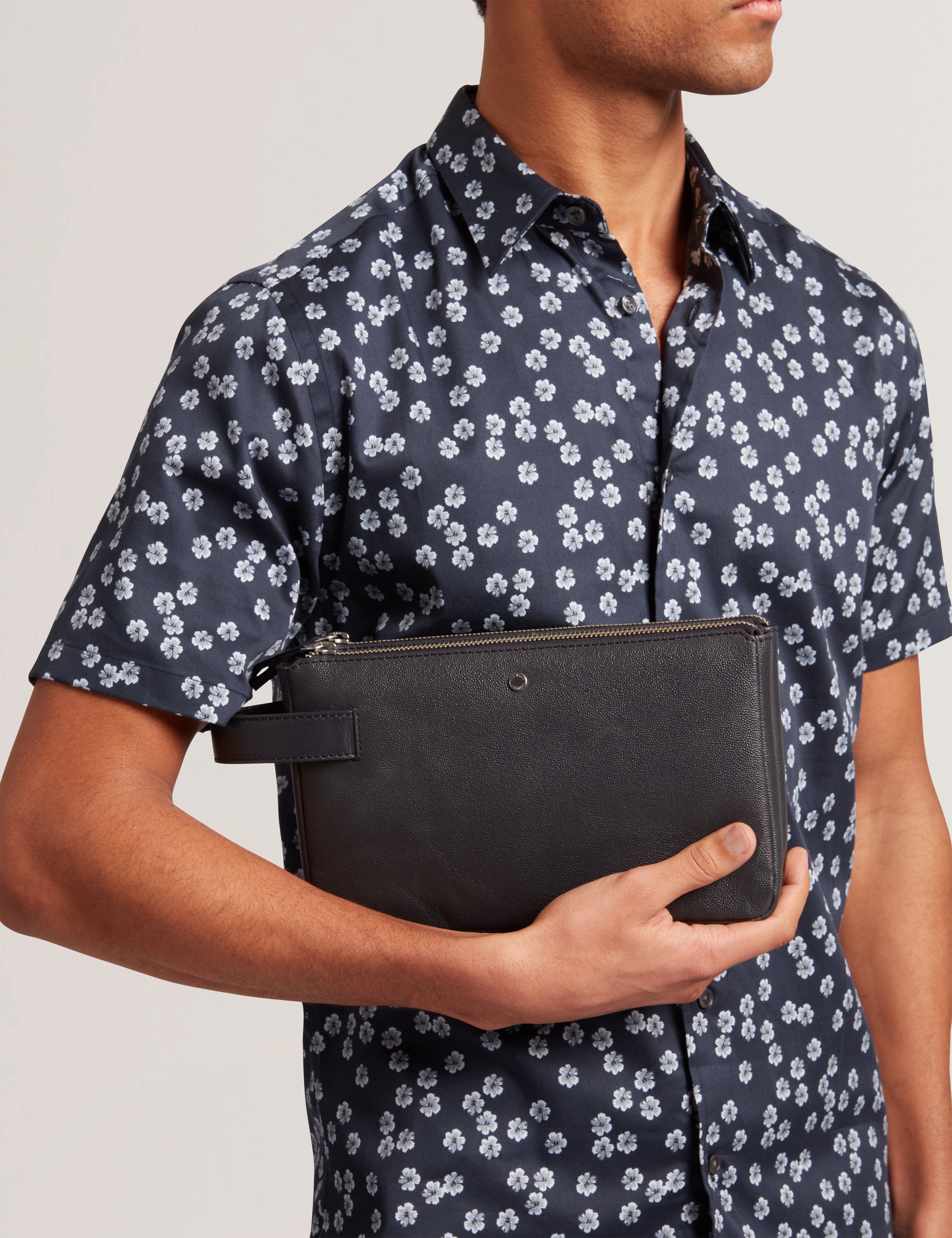 حقيبة جلد كاشتون كافيار Dk-Navy