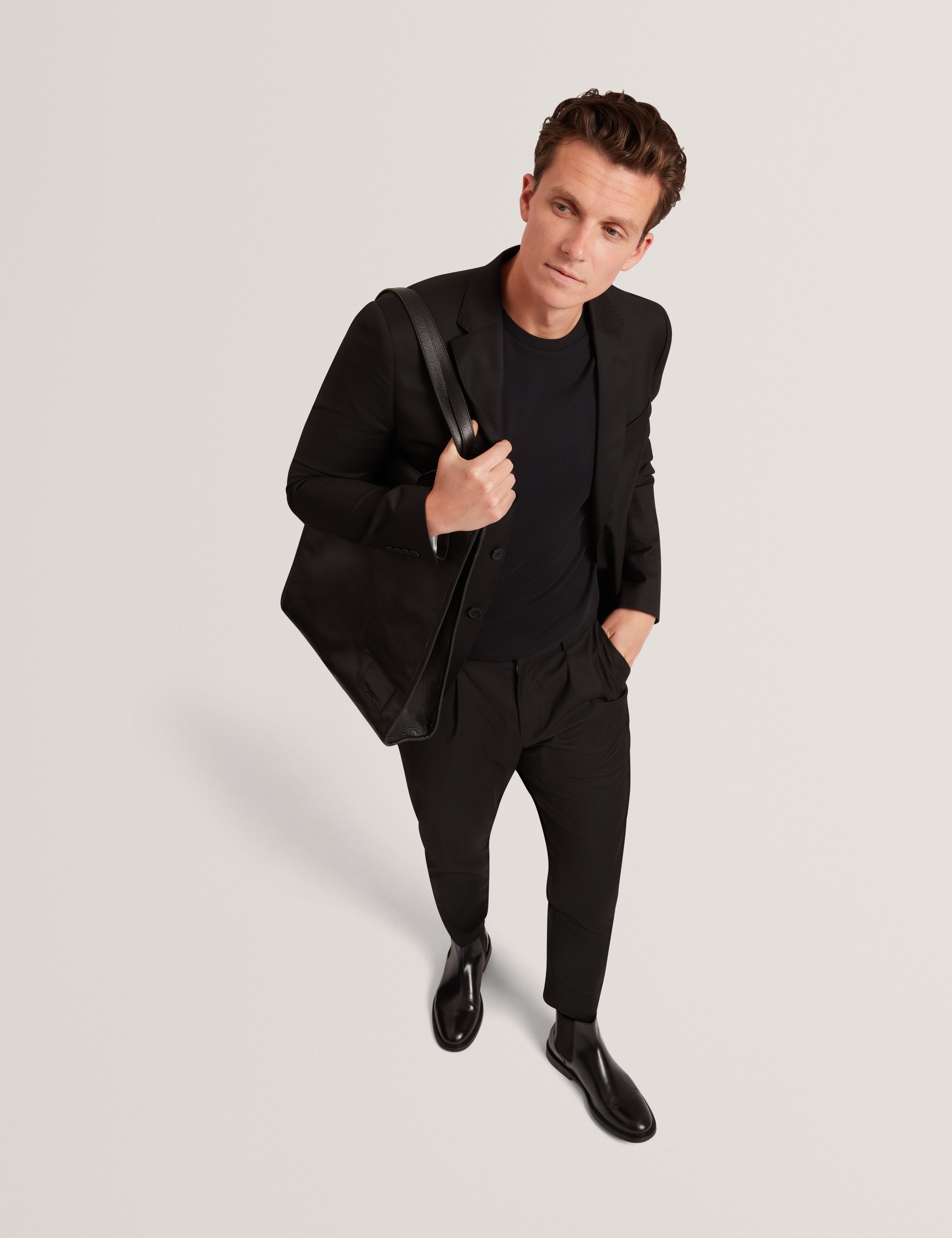 كونراد تيشيرت أسود بقماش ناعم