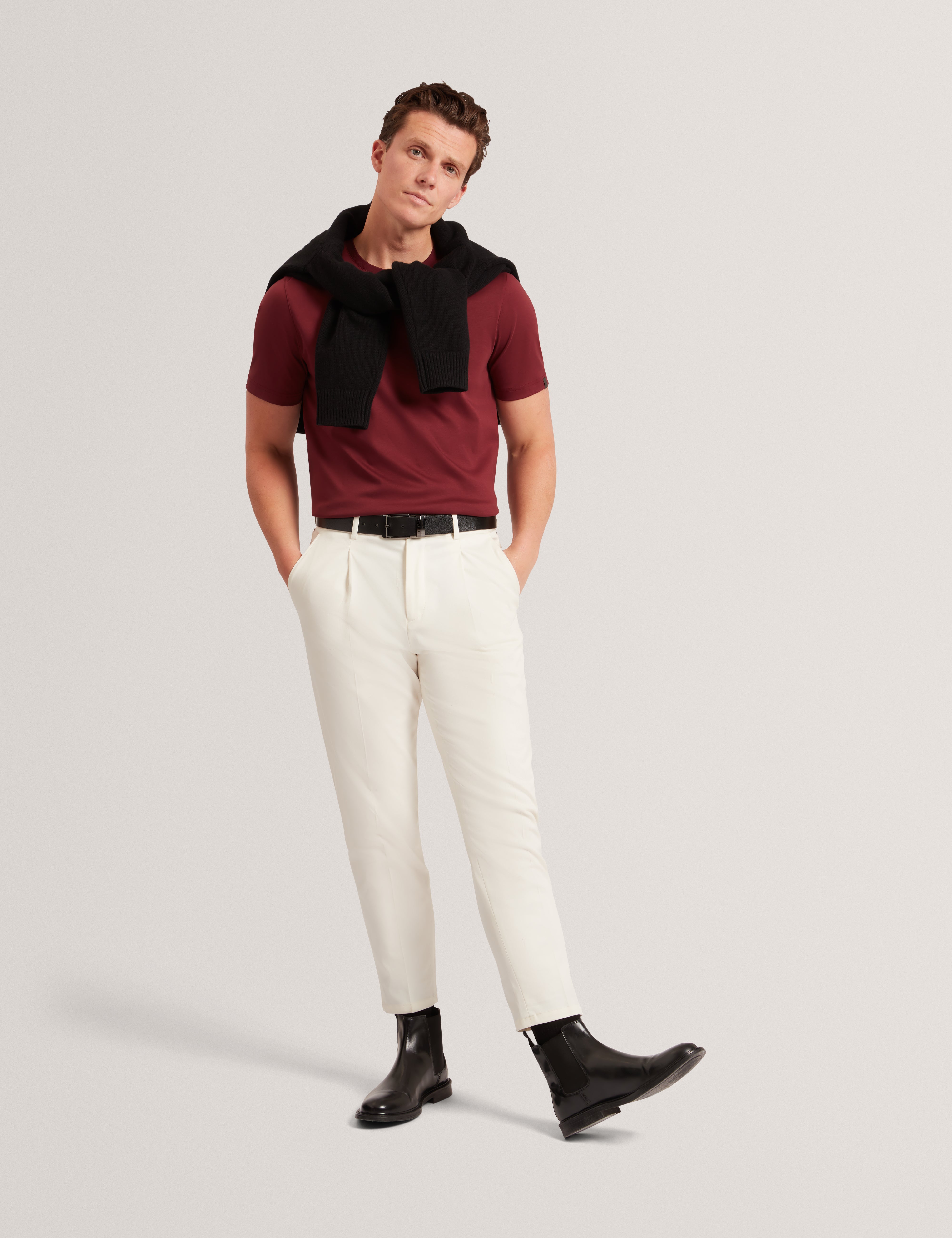 كونراد تيشيرت أحمر داكن بقماش ناعم