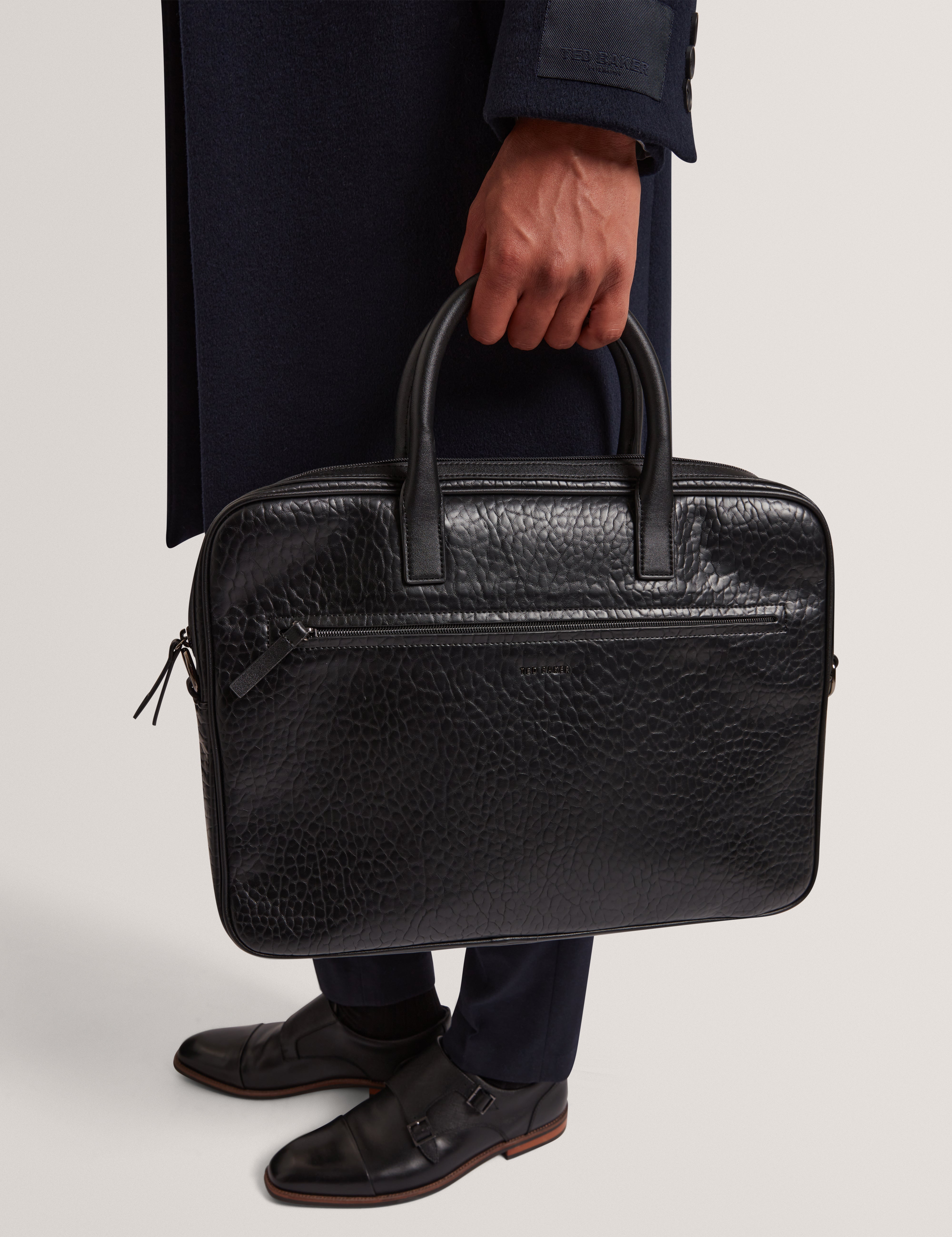 بيدرو حقيبة مستندات باللون الأسود