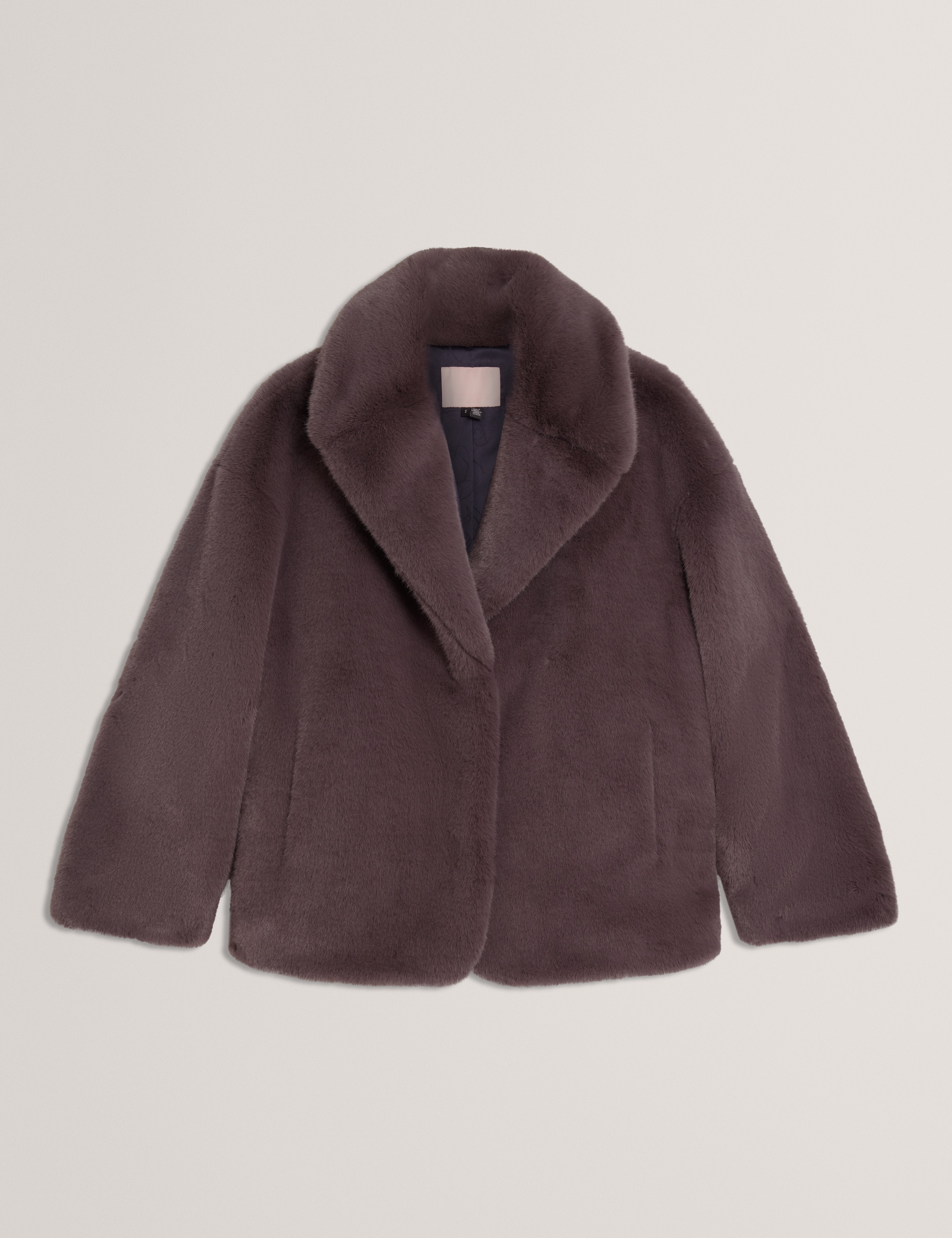 فييلا معطف قصير من الفرو