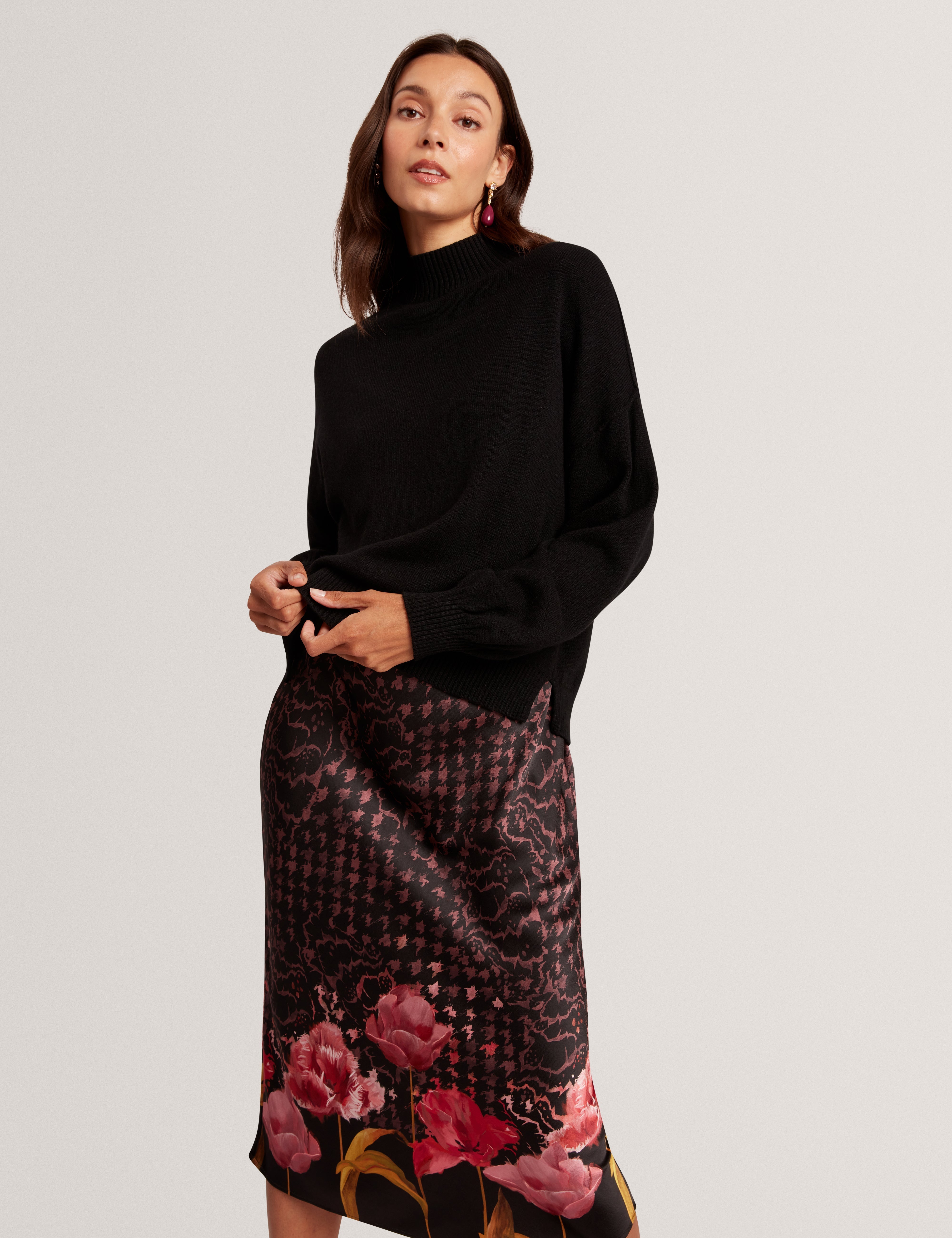 Kaatyy Knitted Jumper With Printed Slip Dress Black