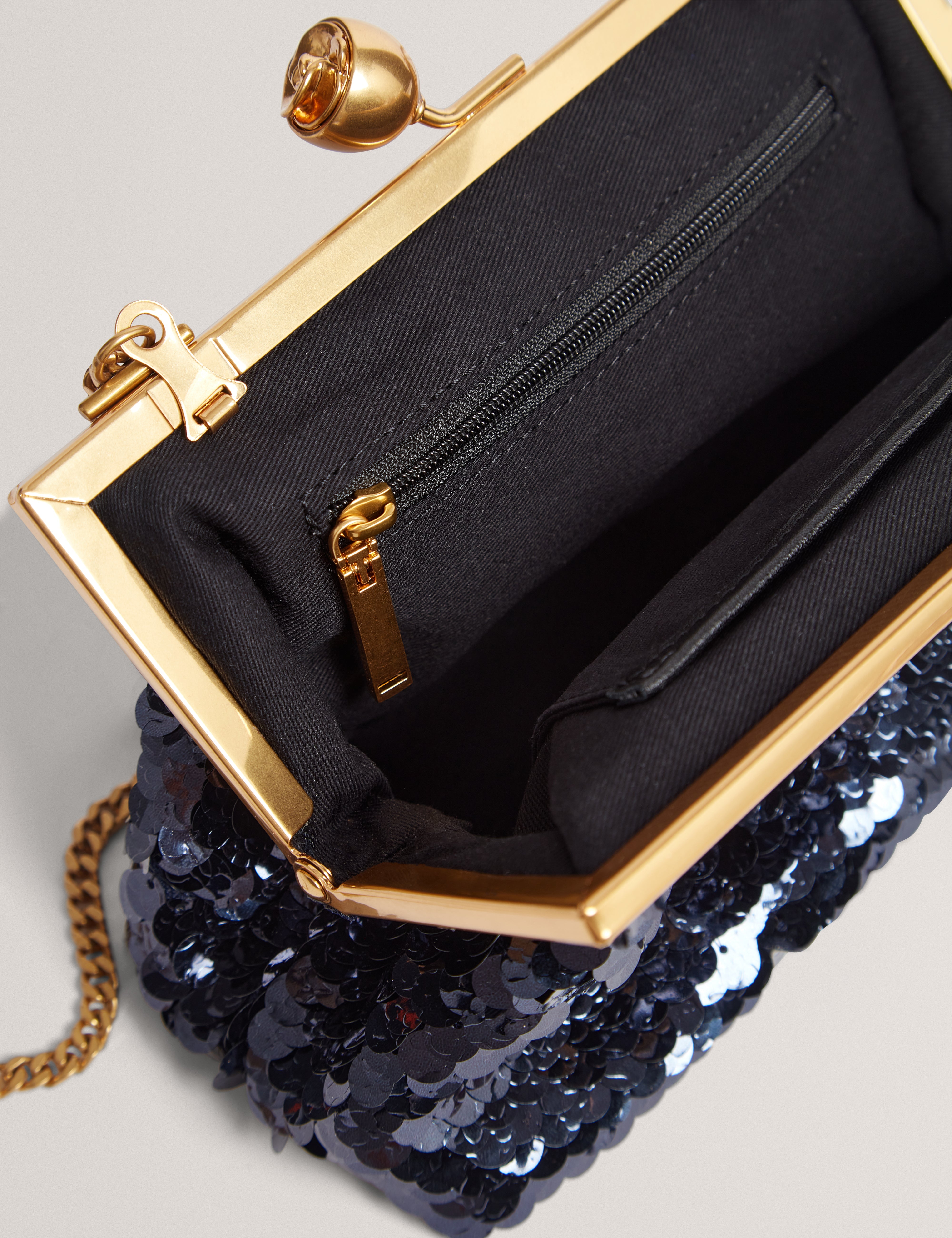 سيكوينز حقيبة كلاتش مزينة بالترتر لون كحلي