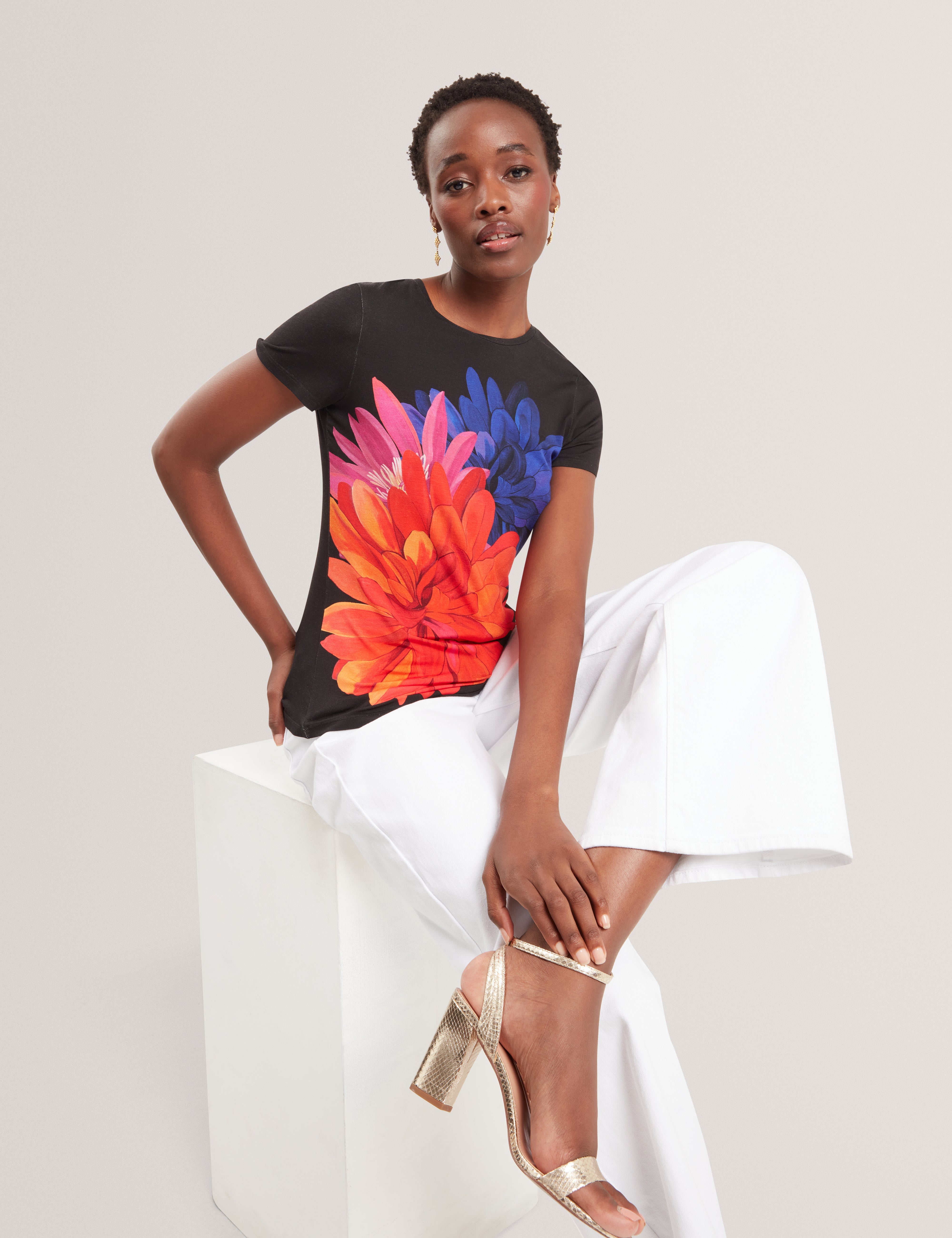 ريتشا تيشيرت أسود بنقشة فلورال