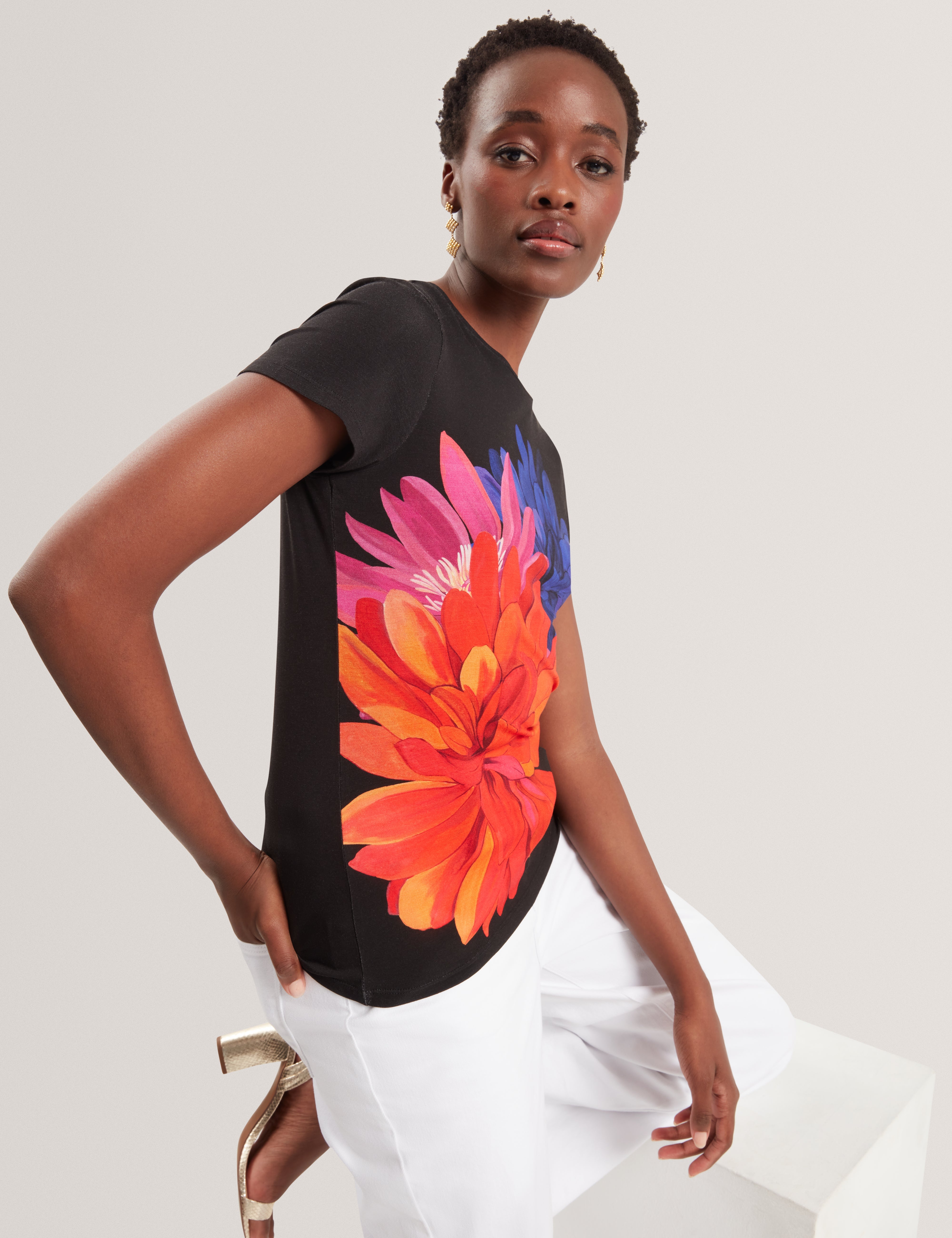 ريتشا تيشيرت أسود بنقشة فلورال