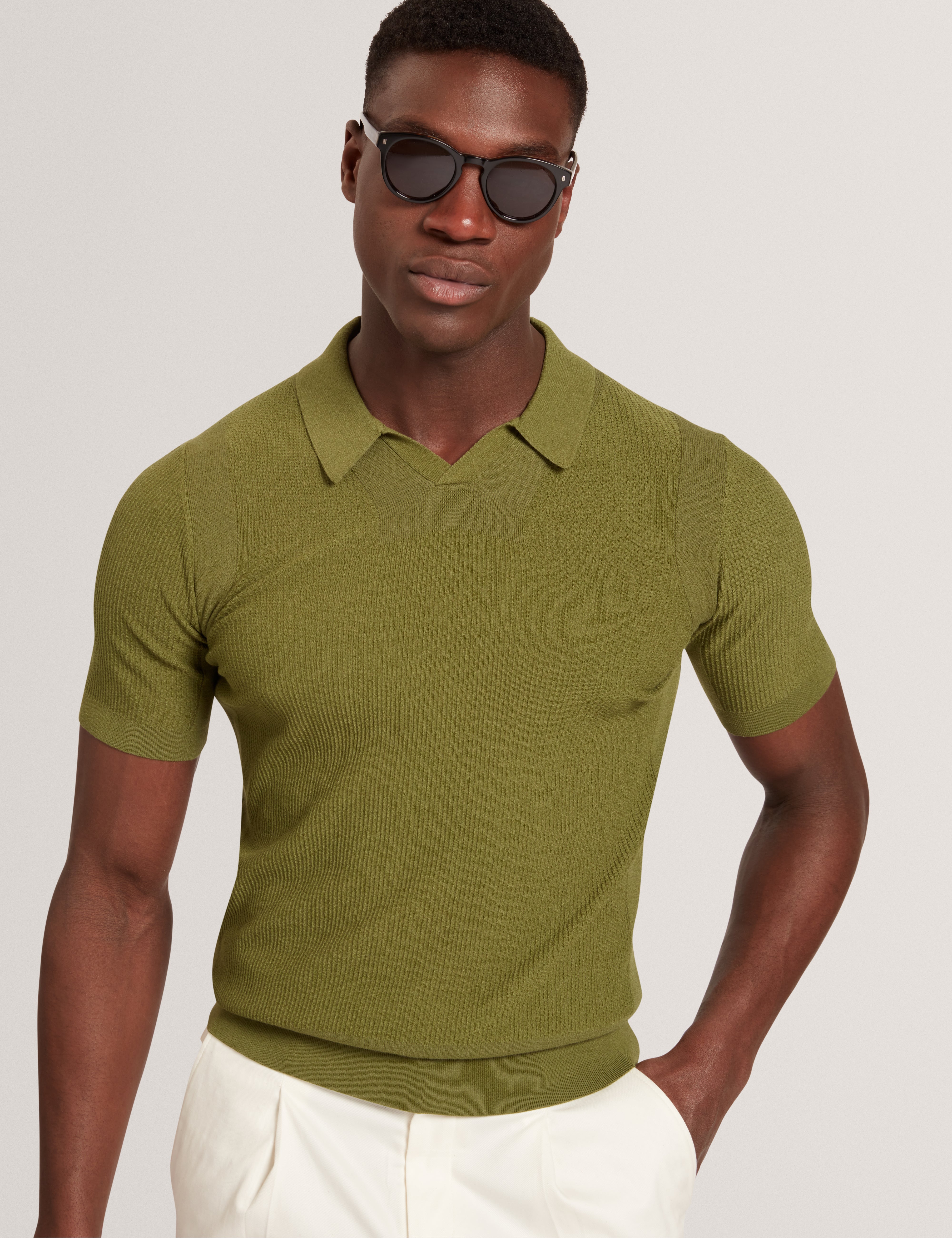 GREEN