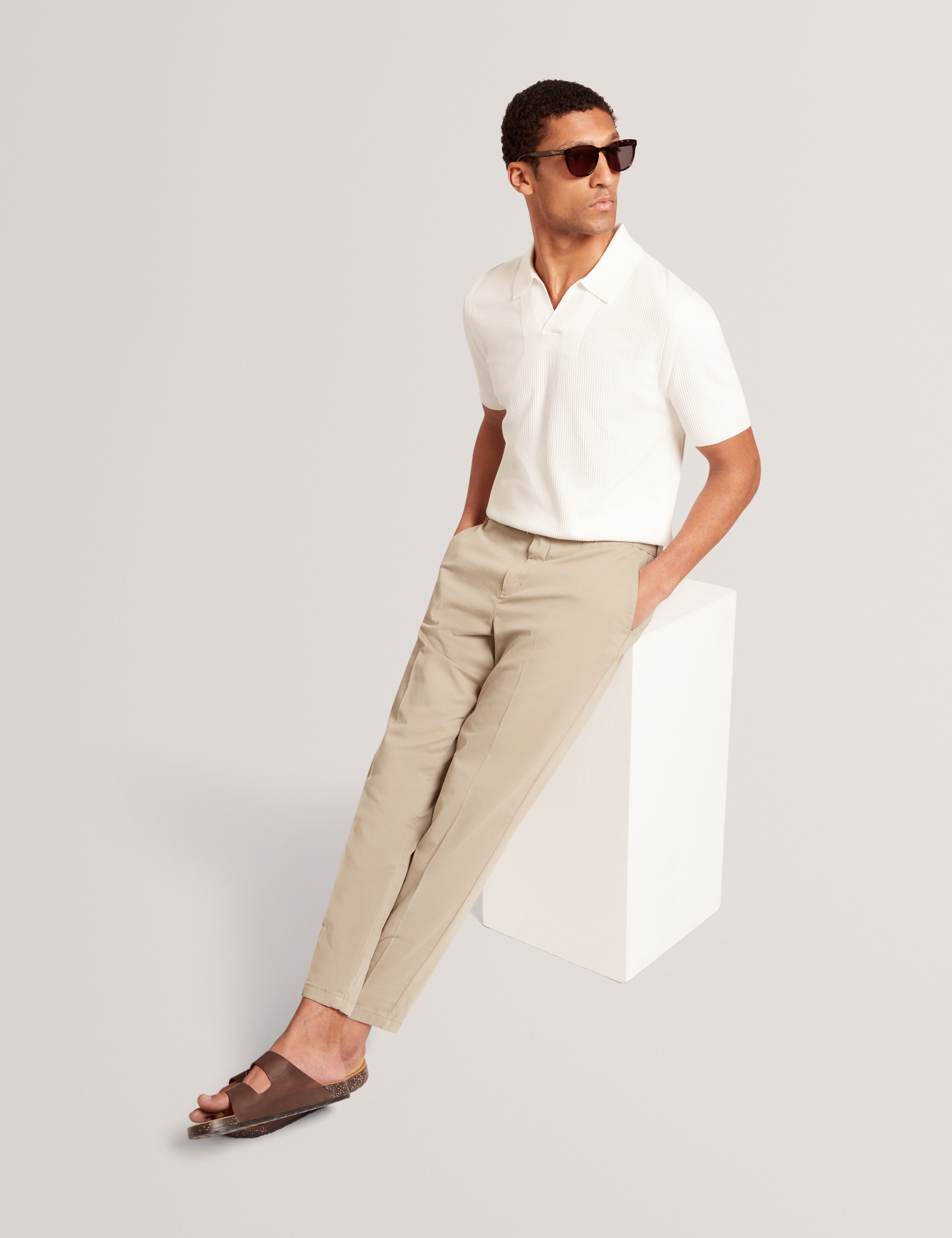 Aindrea Short Sleeve Stitch Detail Open Neck Polo White