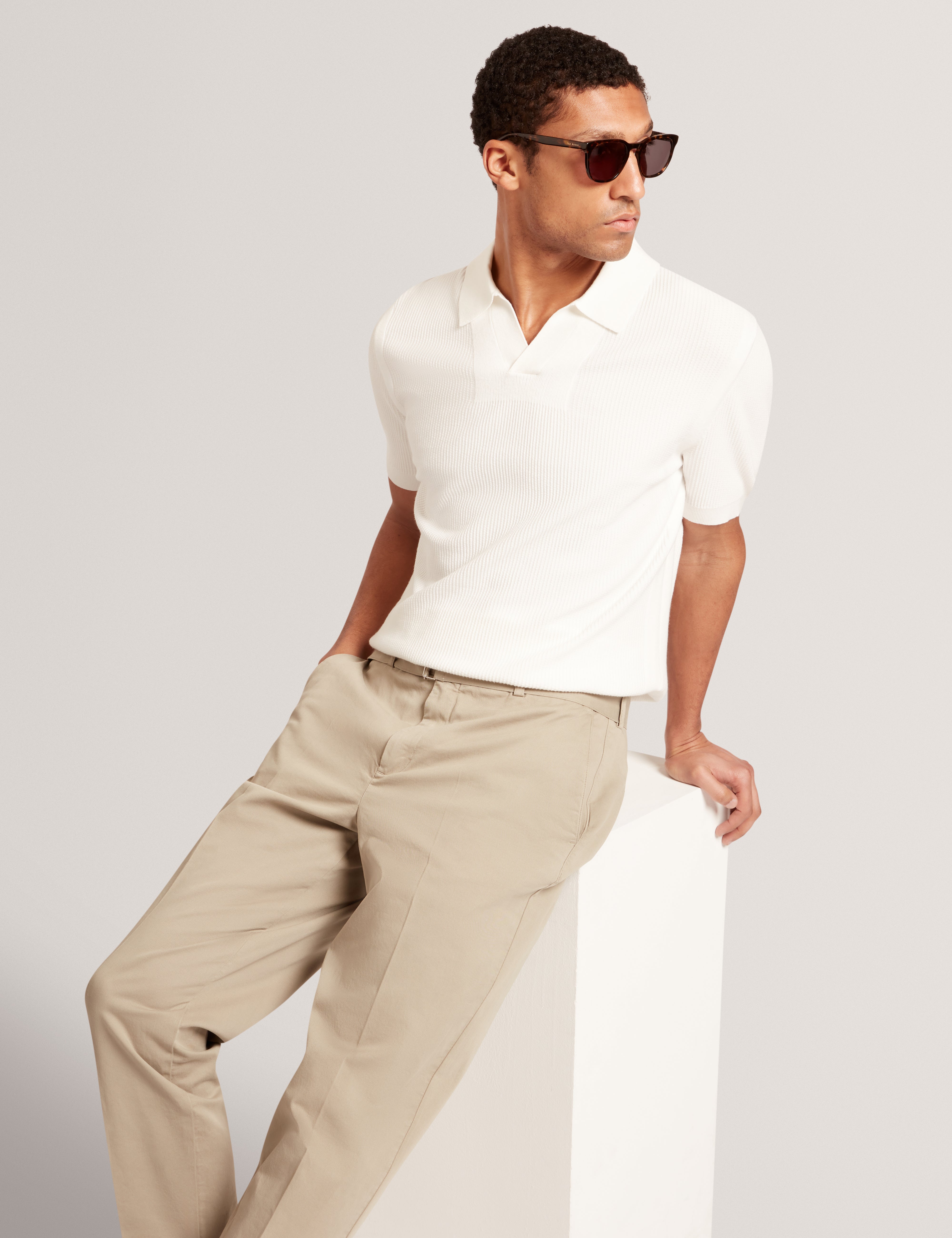 Aindrea Short Sleeve Stitch Detail Open Neck Polo White