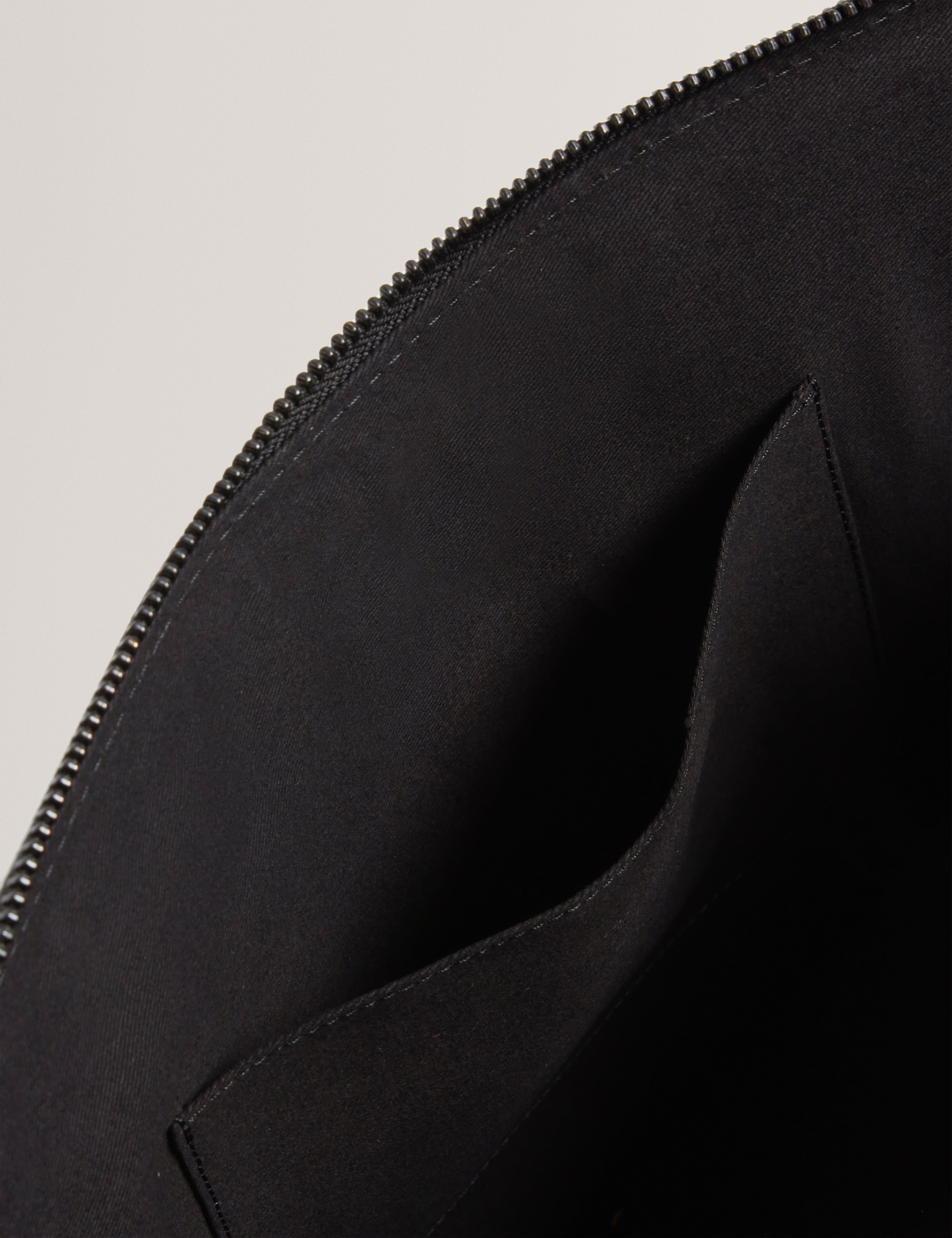 ويلتون حقيبة لابتوب سوداء مقاس 13 إنش