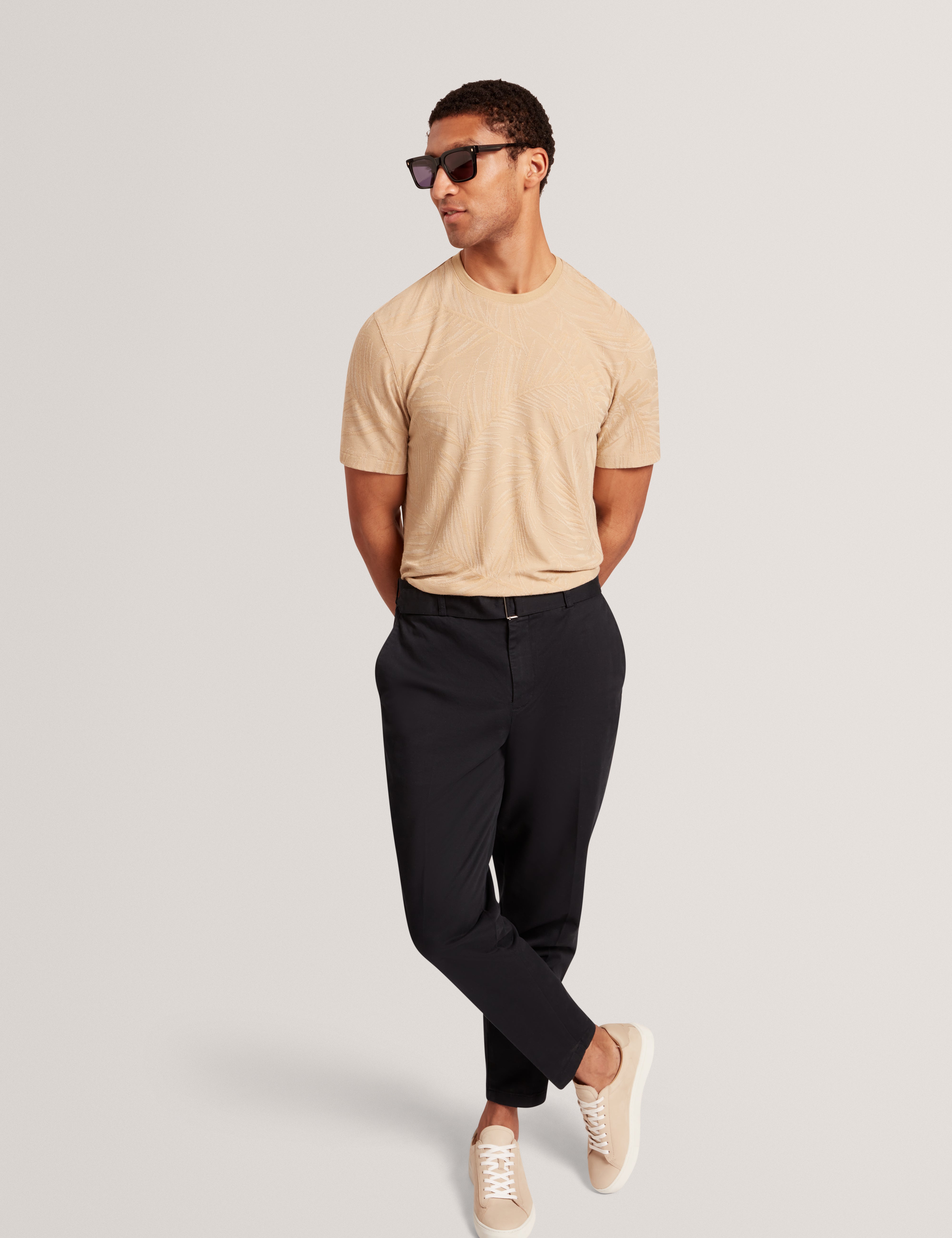 جيسبر تيشيرت بأكمام قصيرة لون بيج