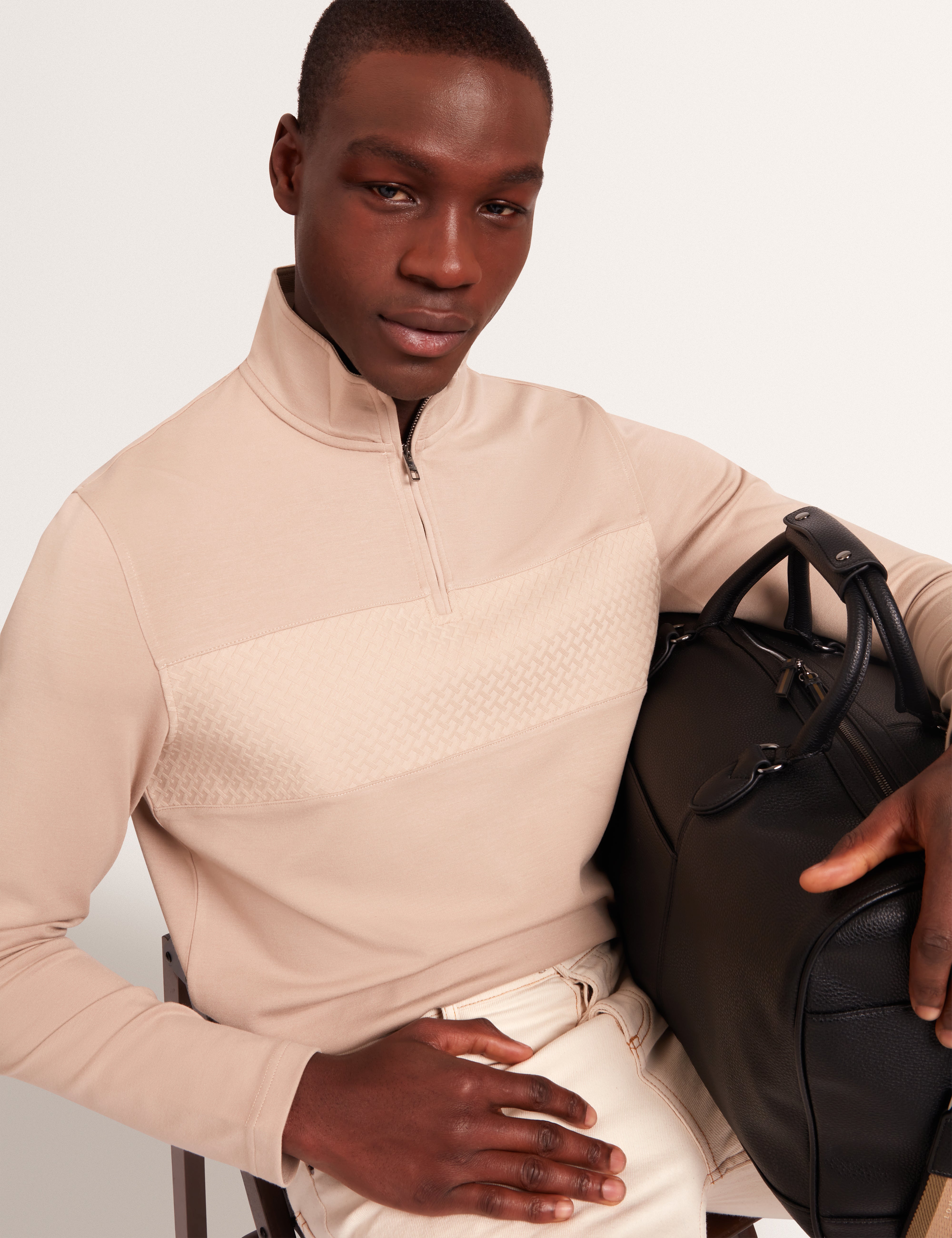 سيمونيا سترة بياقة عالية مع سحاب لون بيج