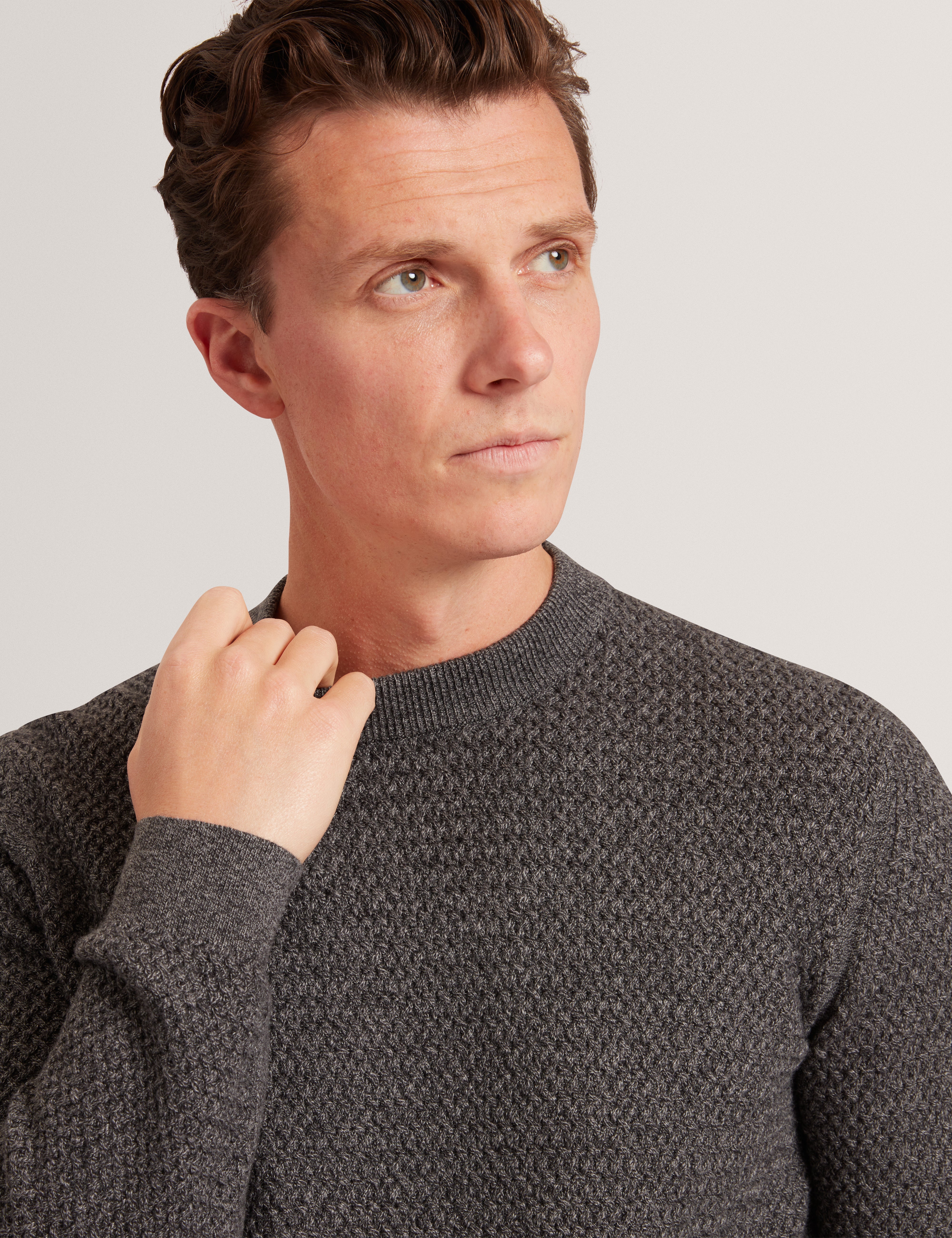 بلوزة Monya Ls محبوكة ذات رقبة دائرية باللون الرمادي المتوسط