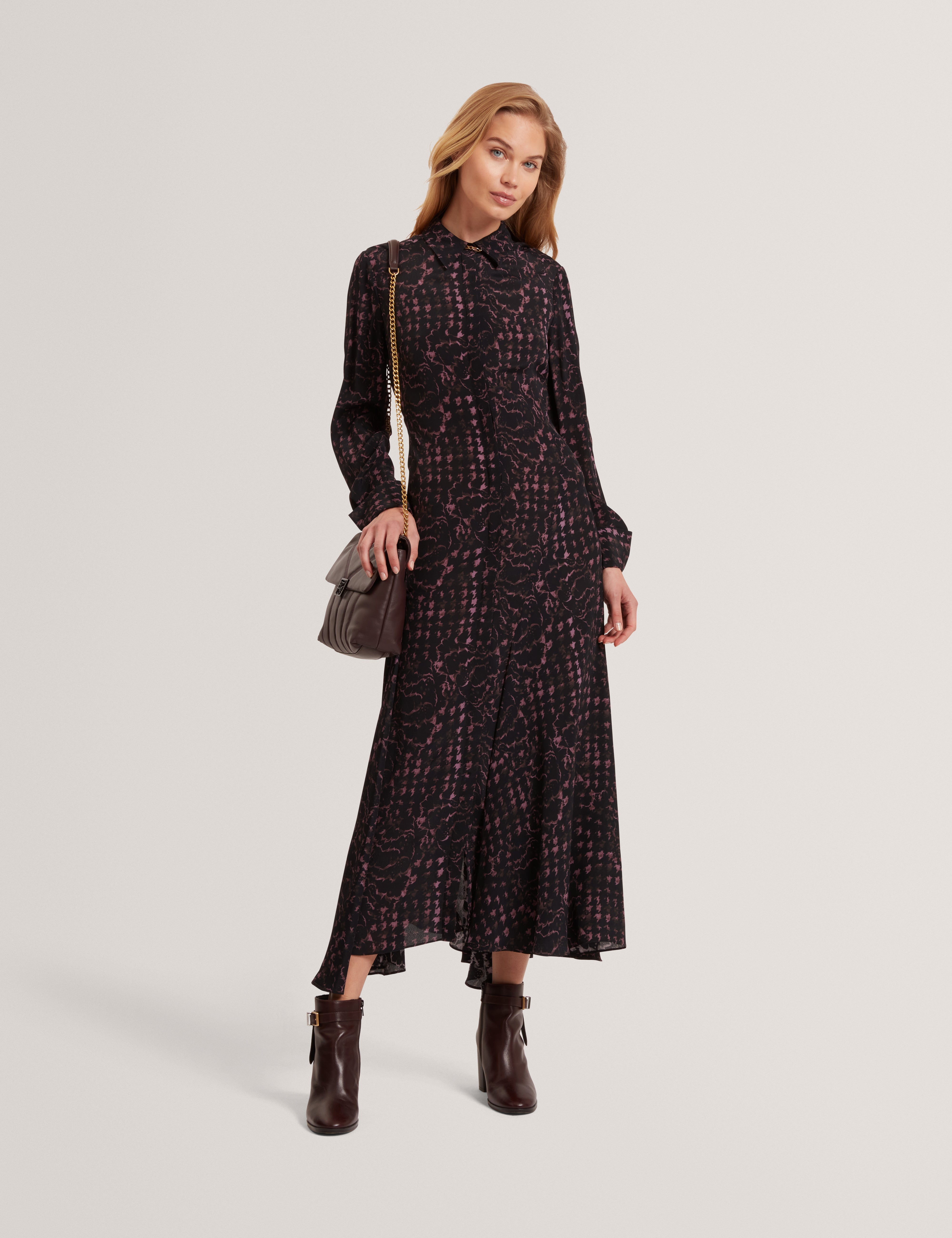 بيسكايا فستان أسود ميدي بنمط قميص