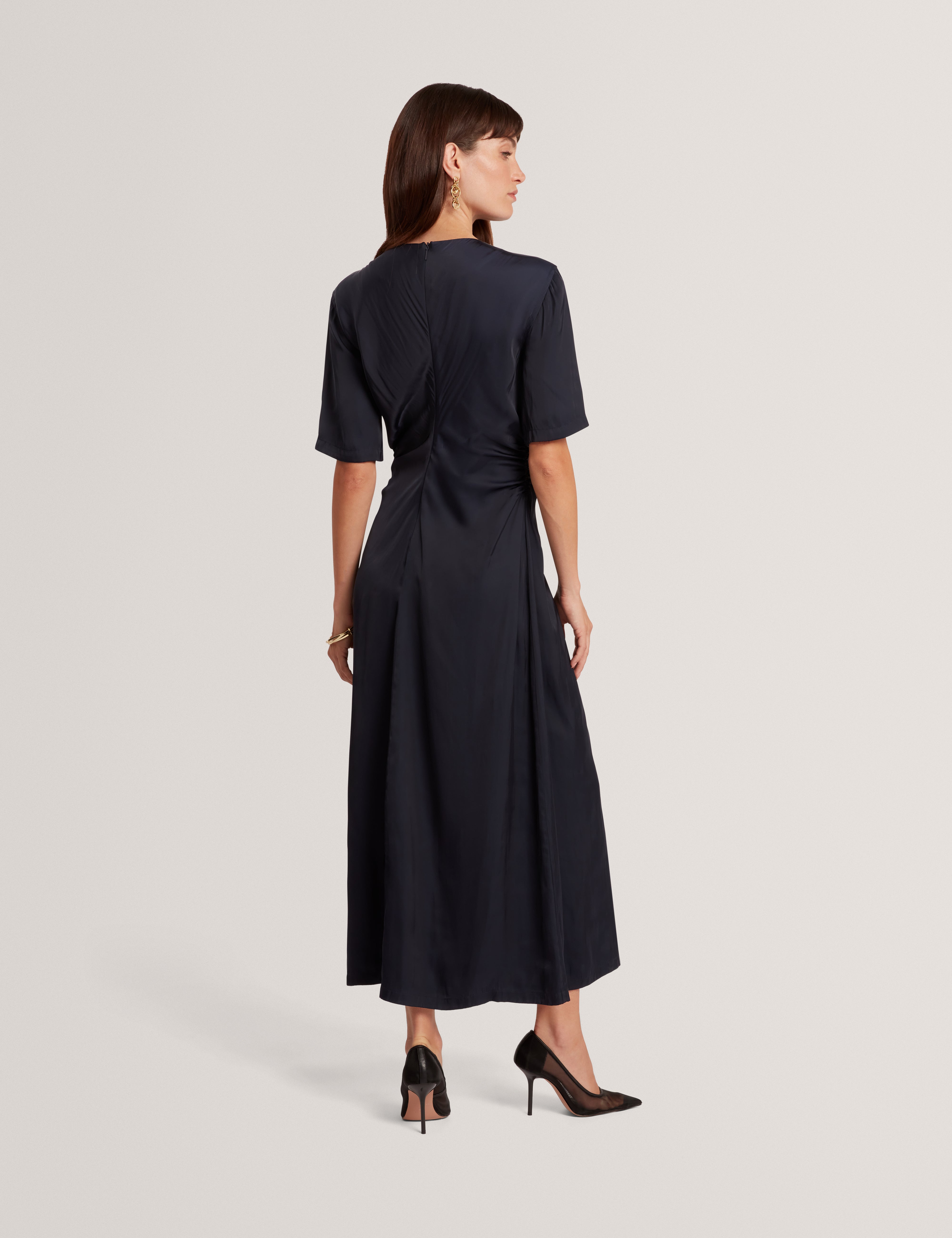 بلوما فستان ميدي بأكمام قصيرة لون كحلي