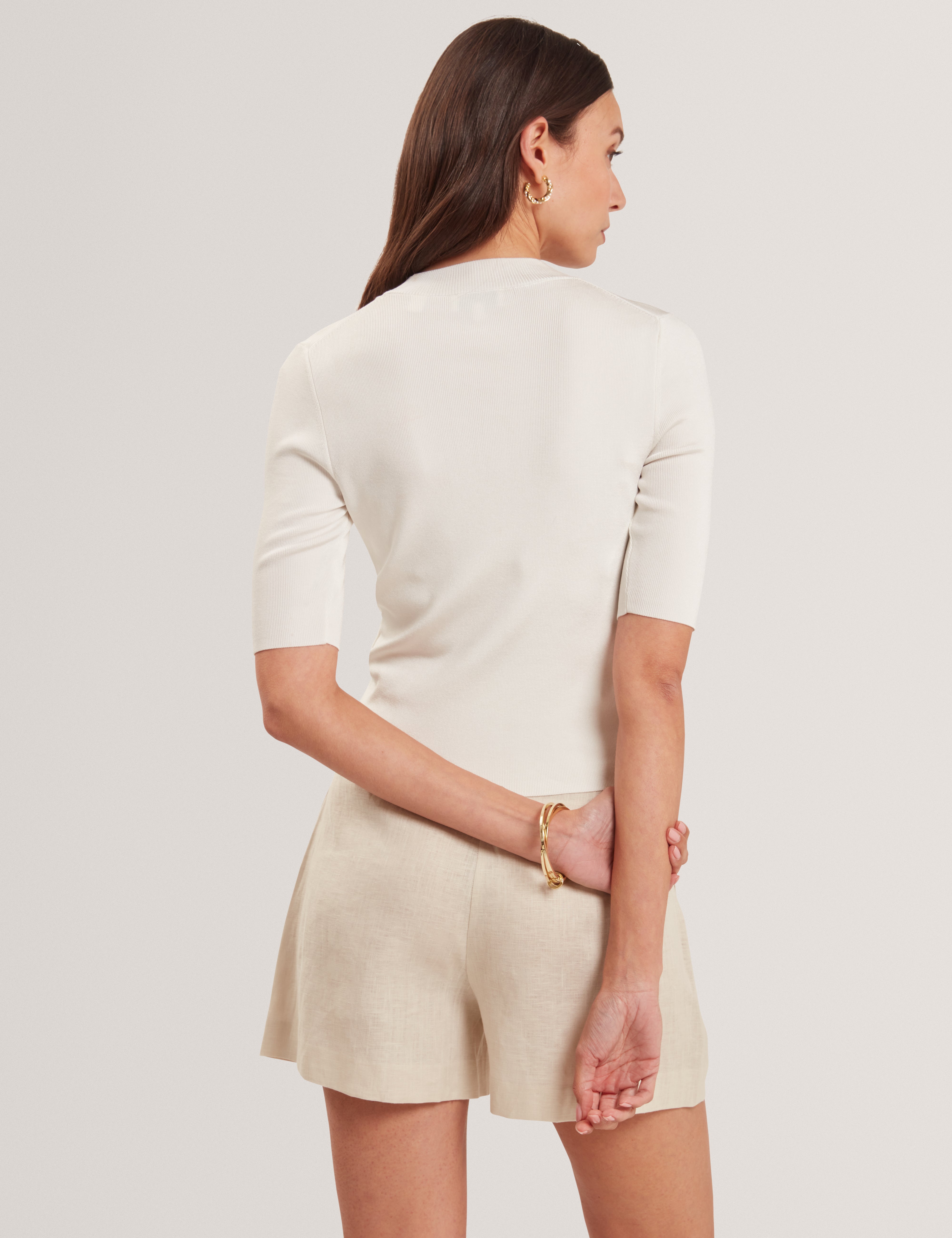 فيليكسيا تيشيرت بأكمام قصيرة لون عاجي