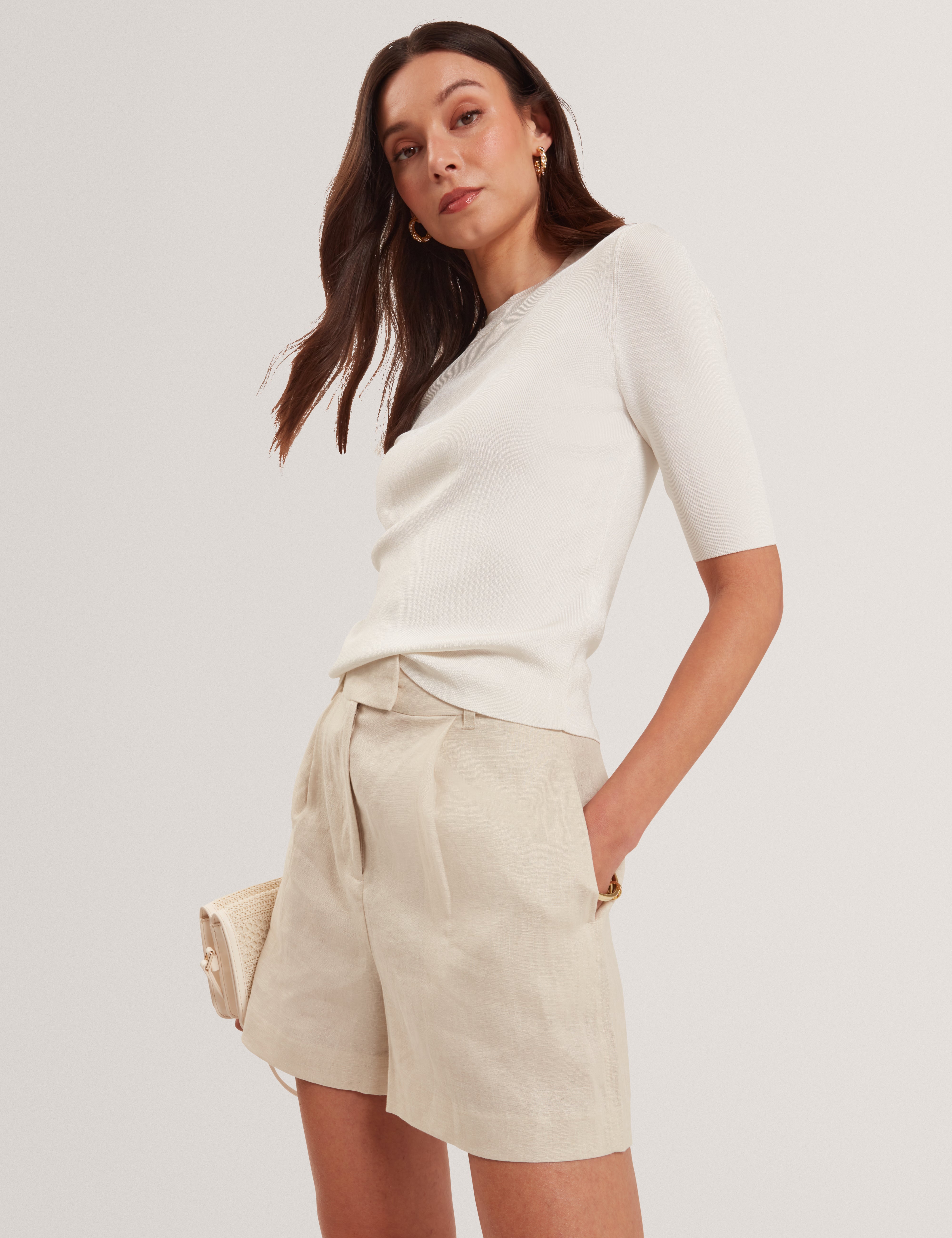 فيليكسيا تيشيرت بأكمام قصيرة لون عاجي