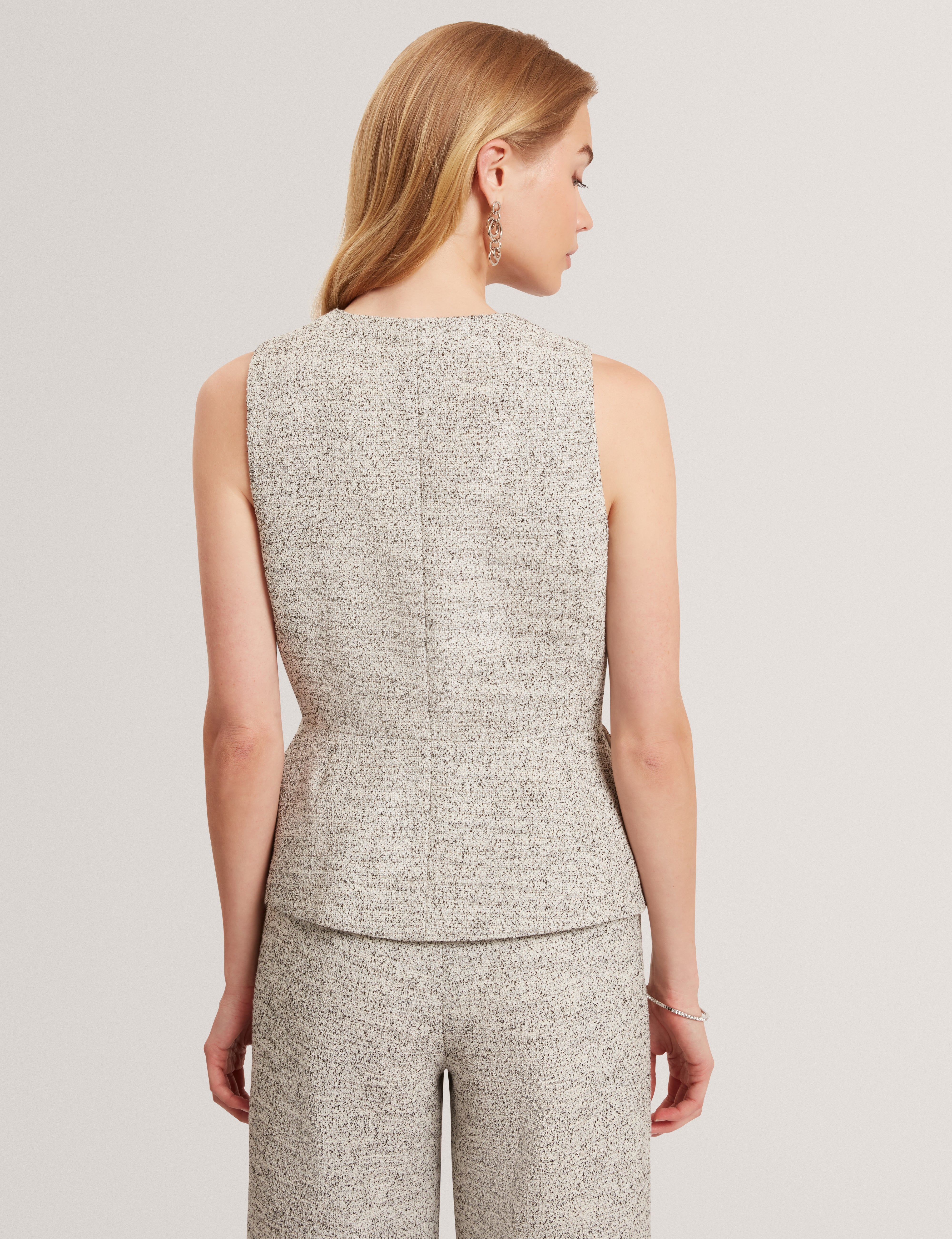 إيكاو سترة بأزرار لون عاجي