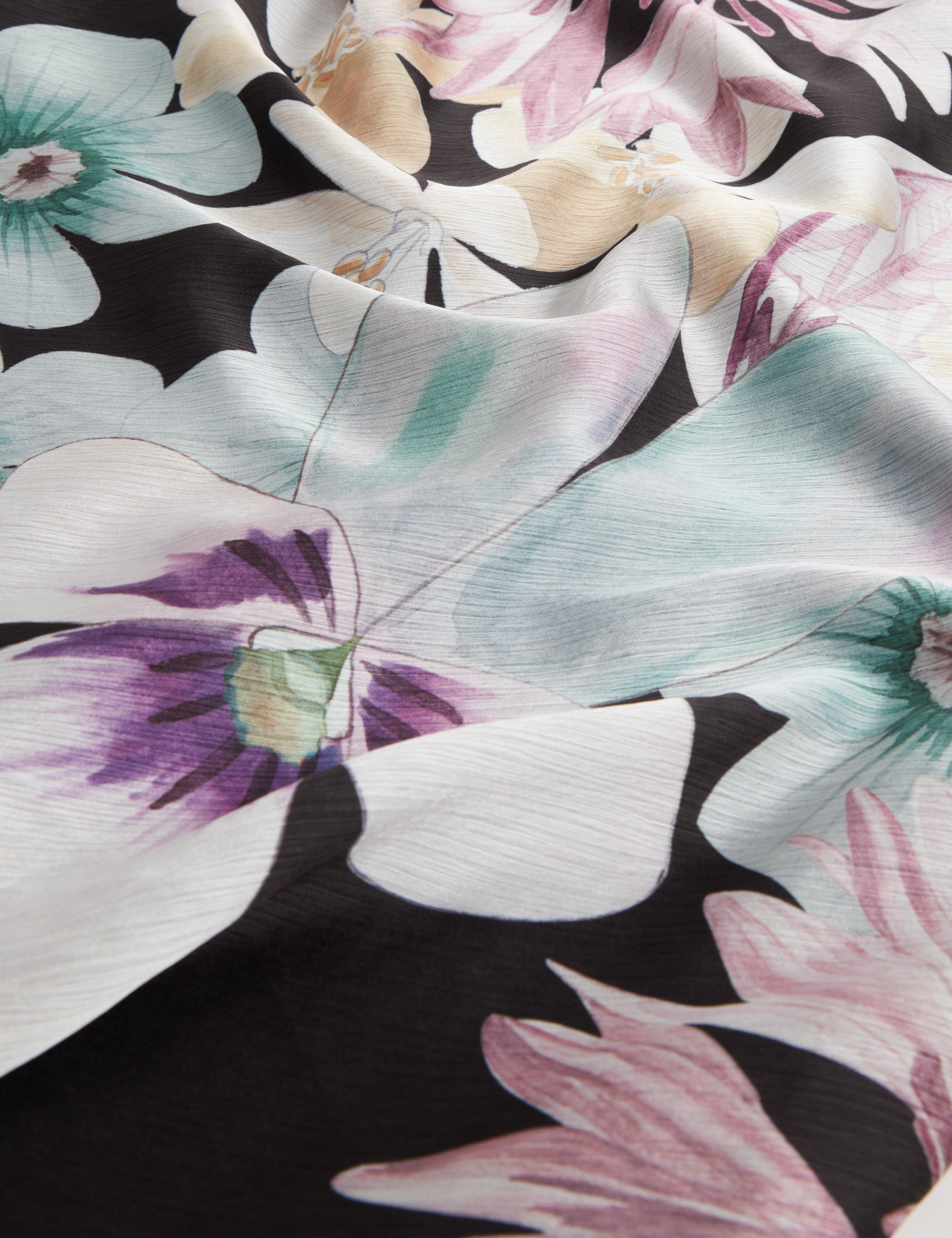 ديميتا فستان ميدي بأكمام قصيرة لون أسود