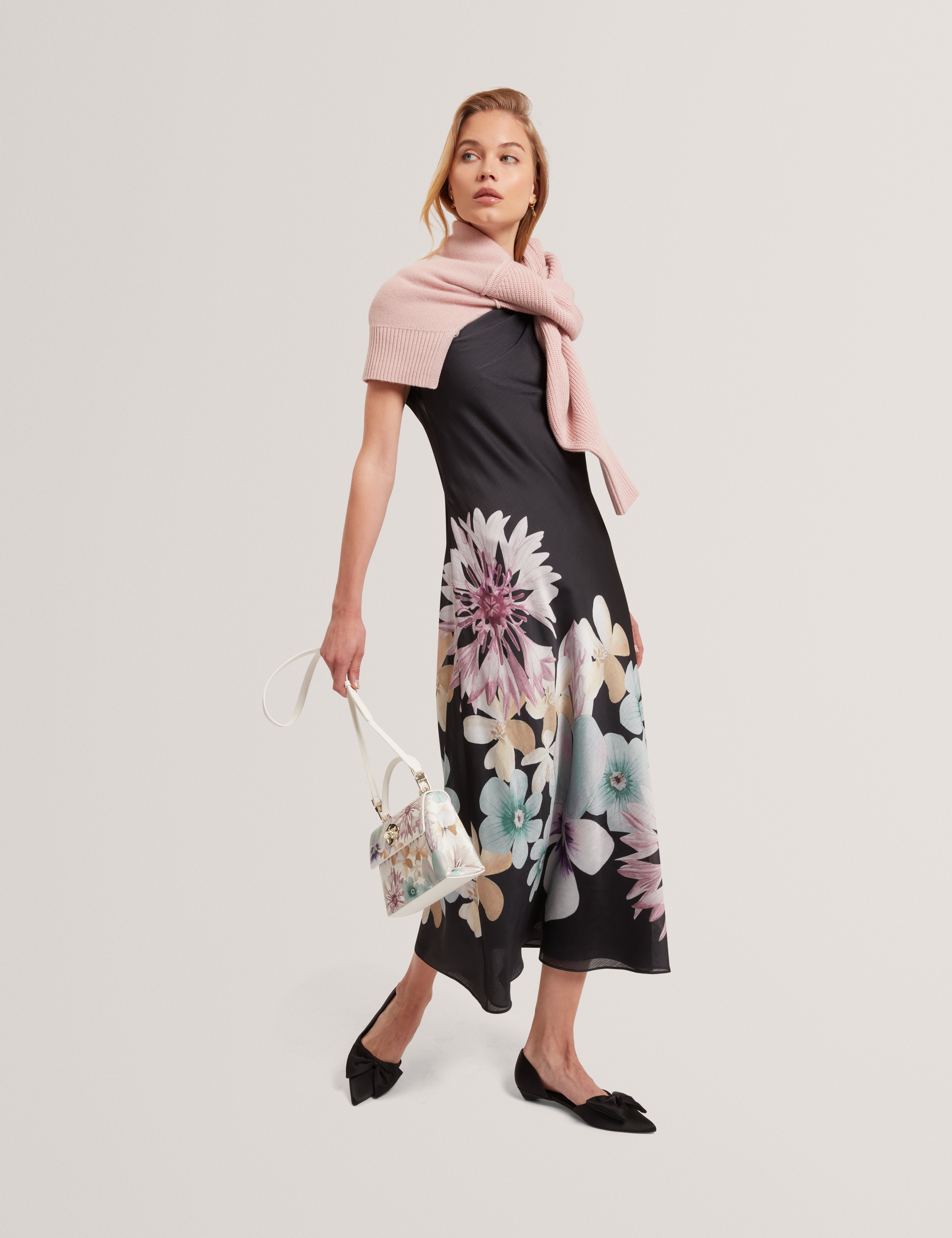 ديميتا فستان ميدي بأكمام قصيرة لون أسود