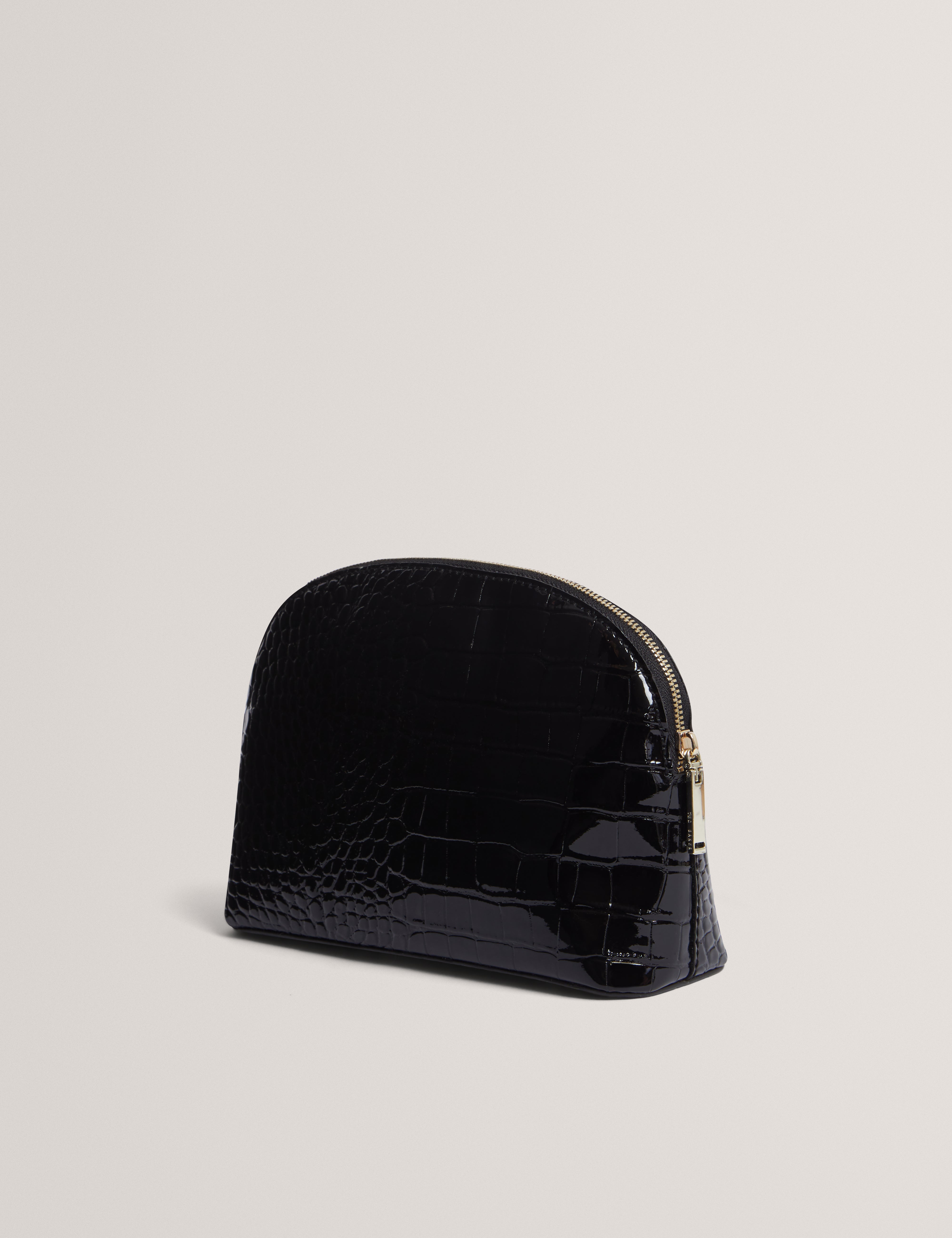 فالما حقيبة مستلزمات شخصية سوداء بنقشة جلد التمساح