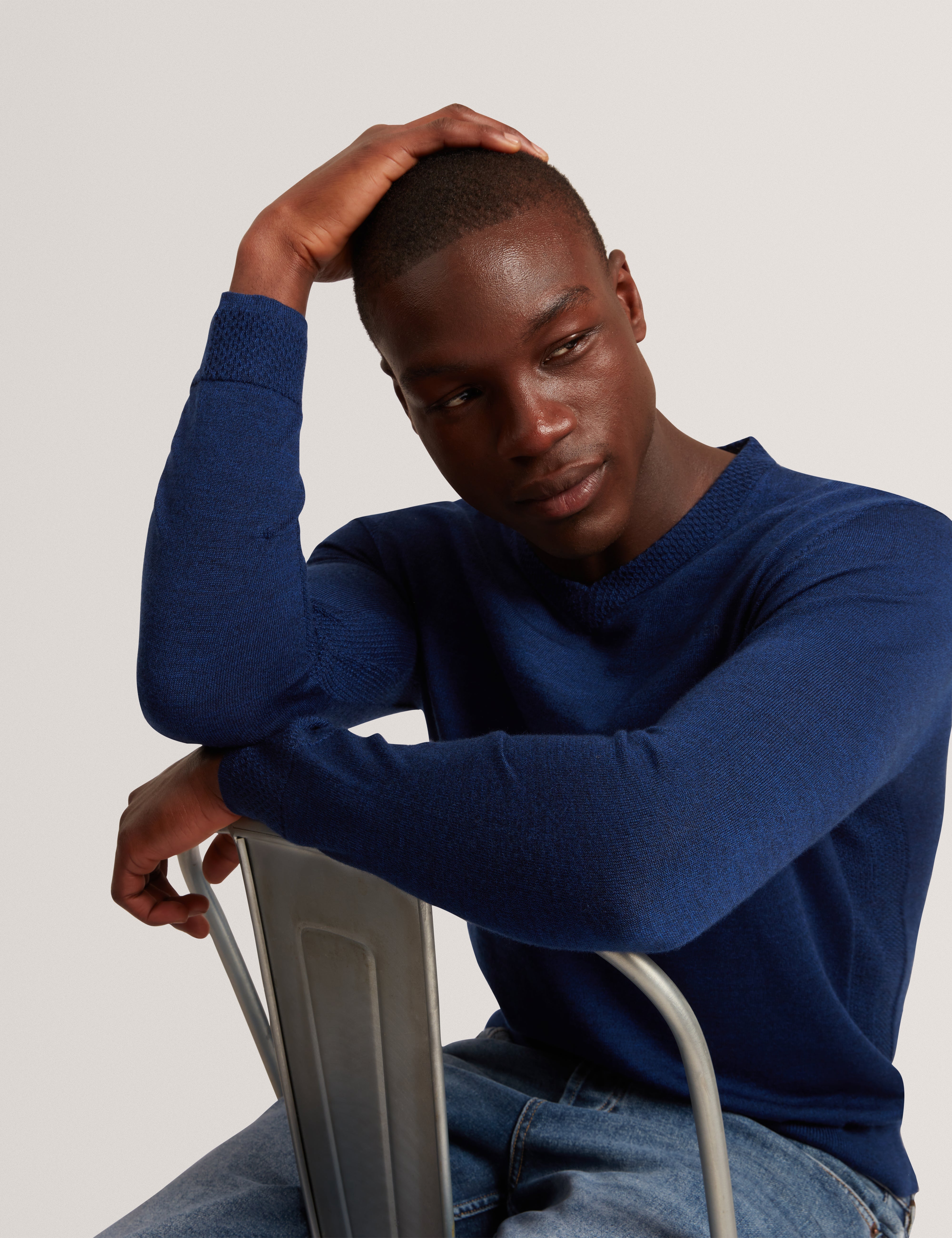 Resye Branded Merino V-Neck Jumper Navy