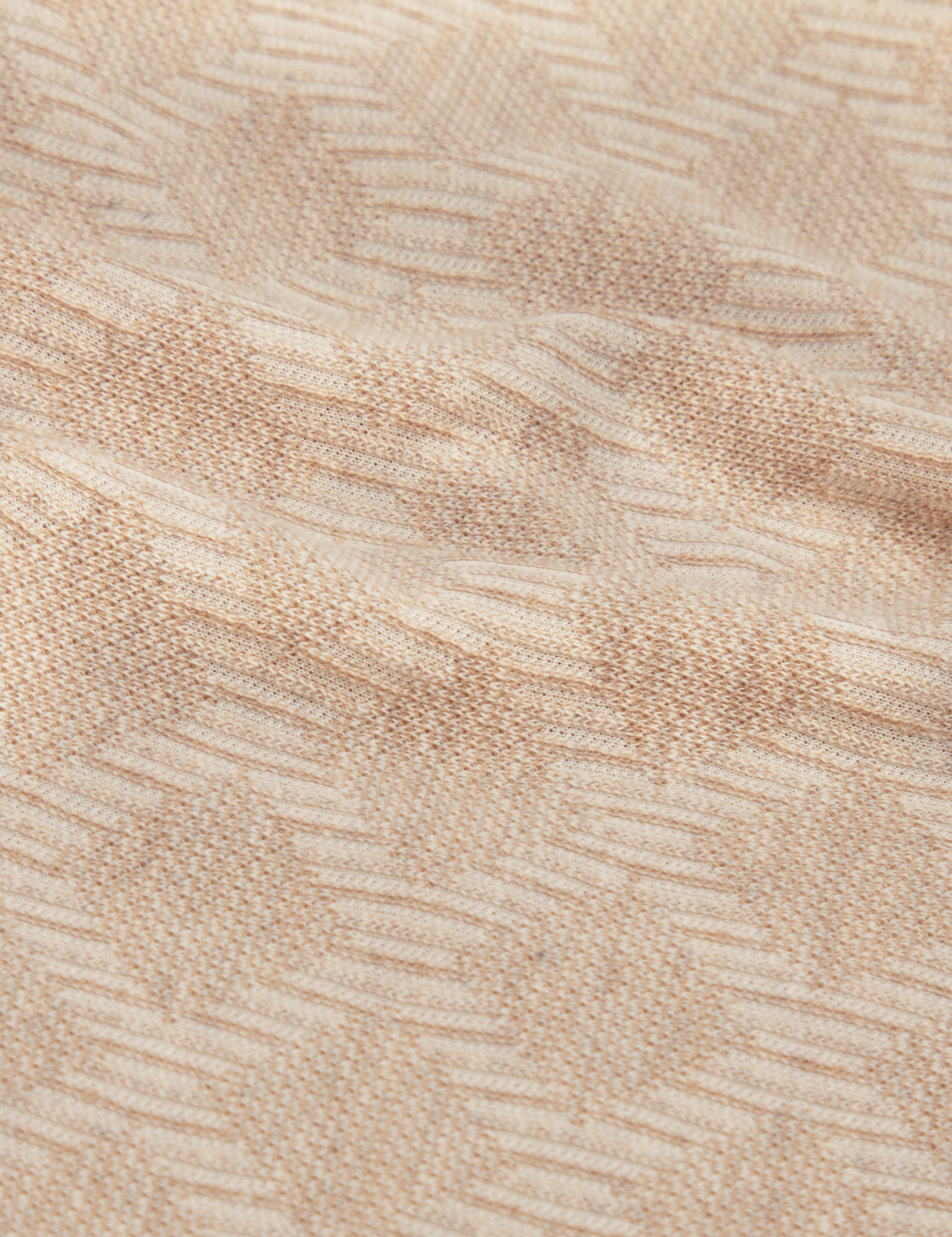 إملاد قميص بولو جاكار باللون البيج