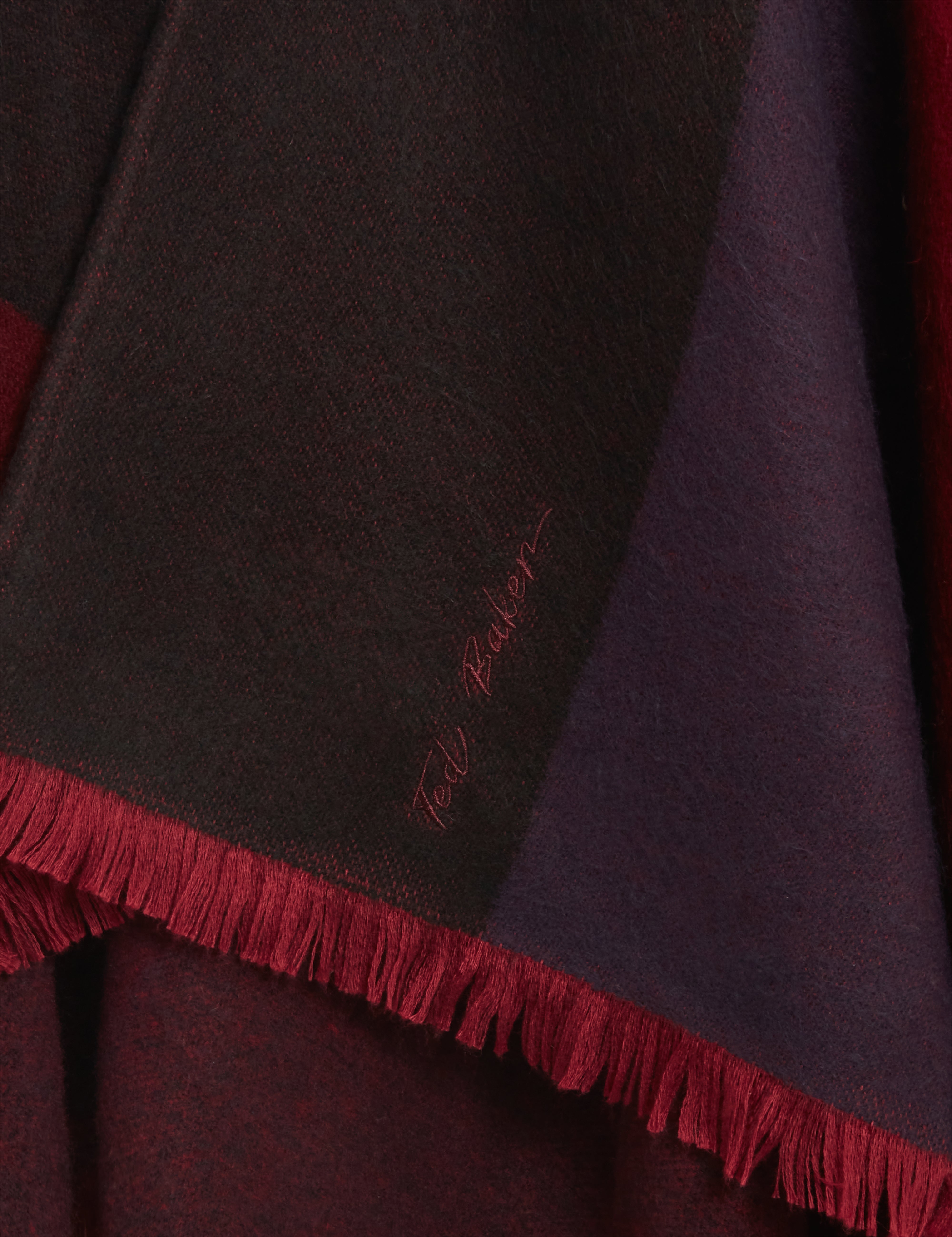 بونشو سوفيا باكل أحمر داكن