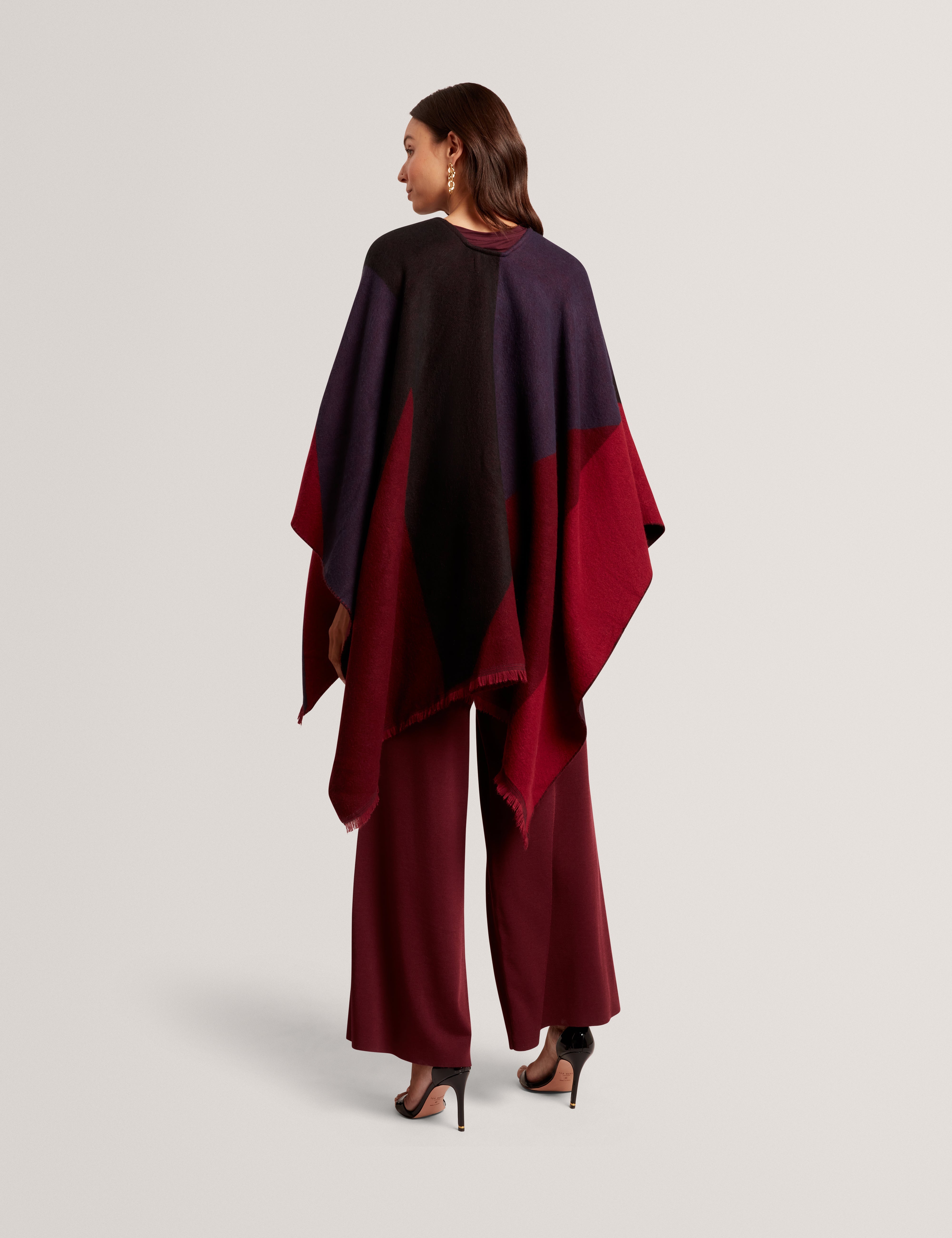 بونشو سوفيا باكل أحمر داكن