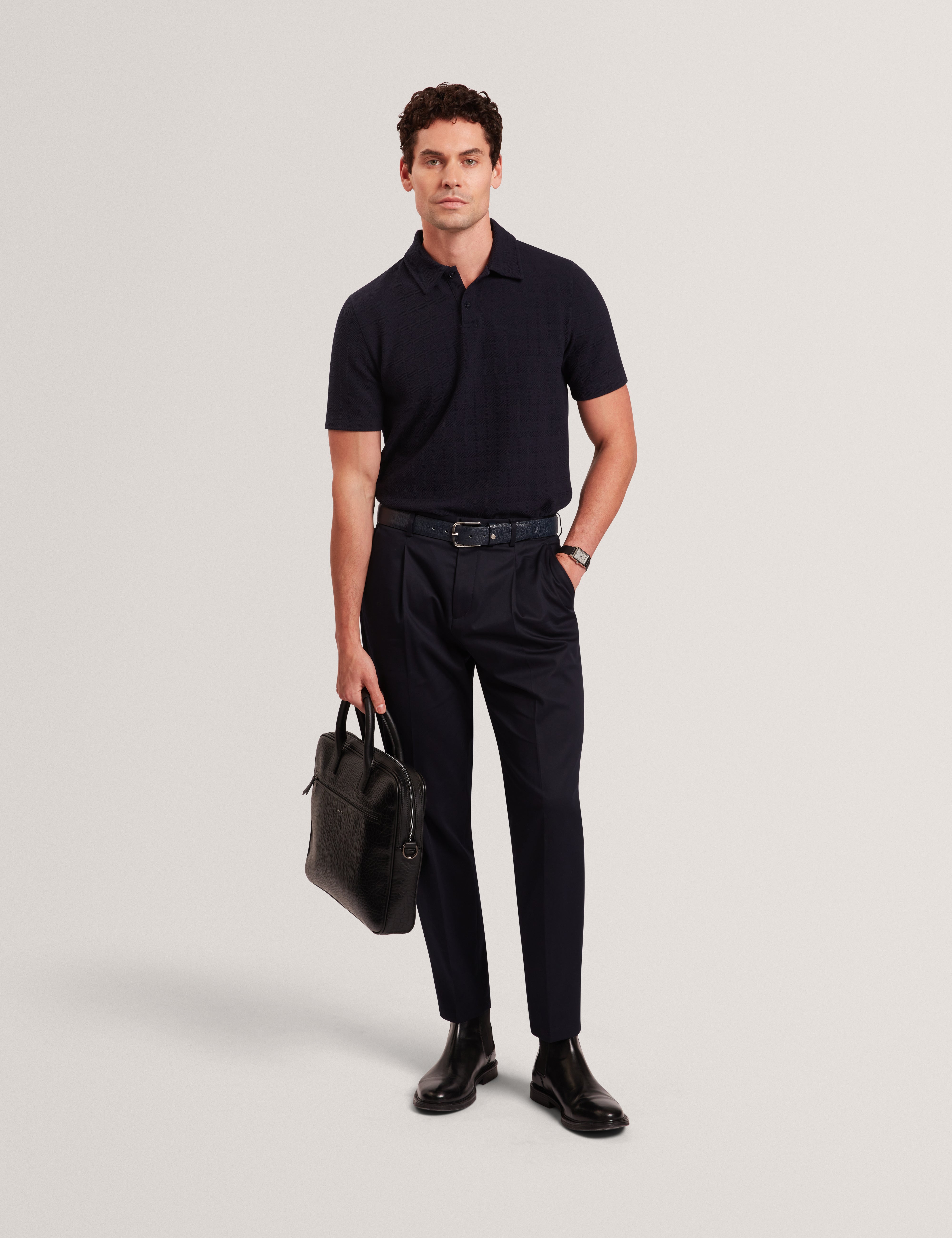 قميص بولو سيرابا بأكمام قصيرة وخياطة مربعة باللون الأزرق الداكن