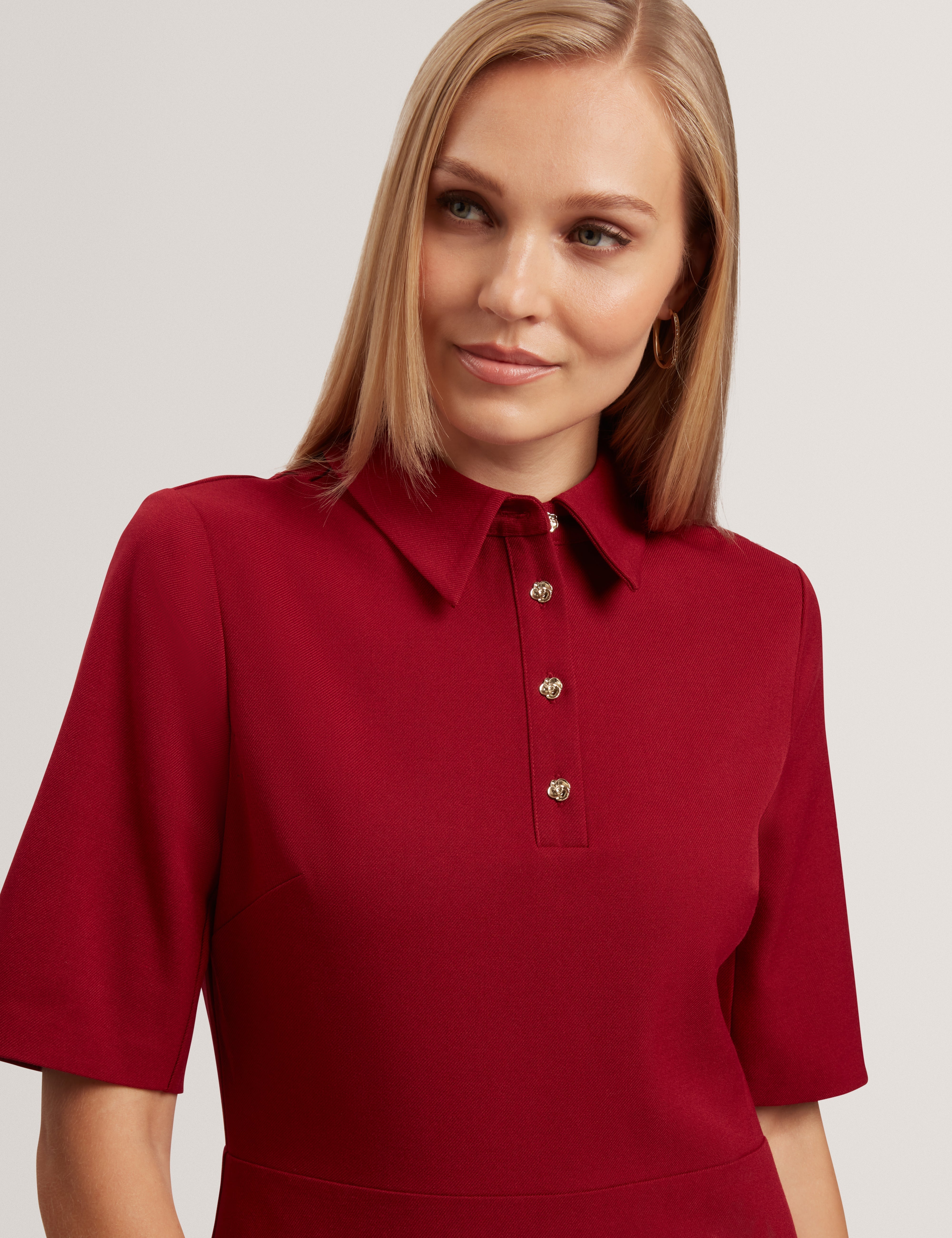 فستان لاروسا روز ميدي بأزرار، أحمر داكن