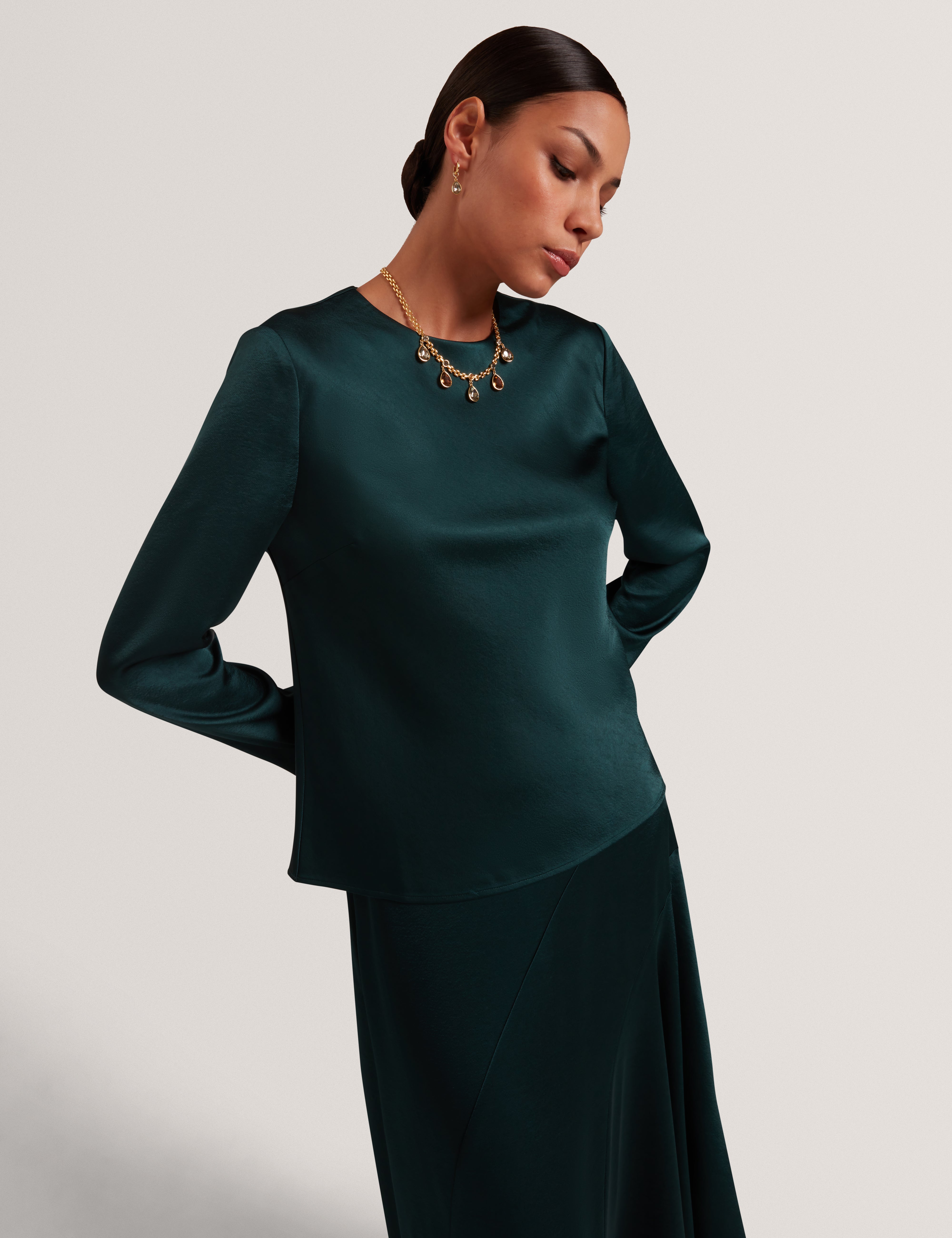 بلوزة مايزي بأكمام طويلة وفتحة رقبة دائرية - أخضر داكن