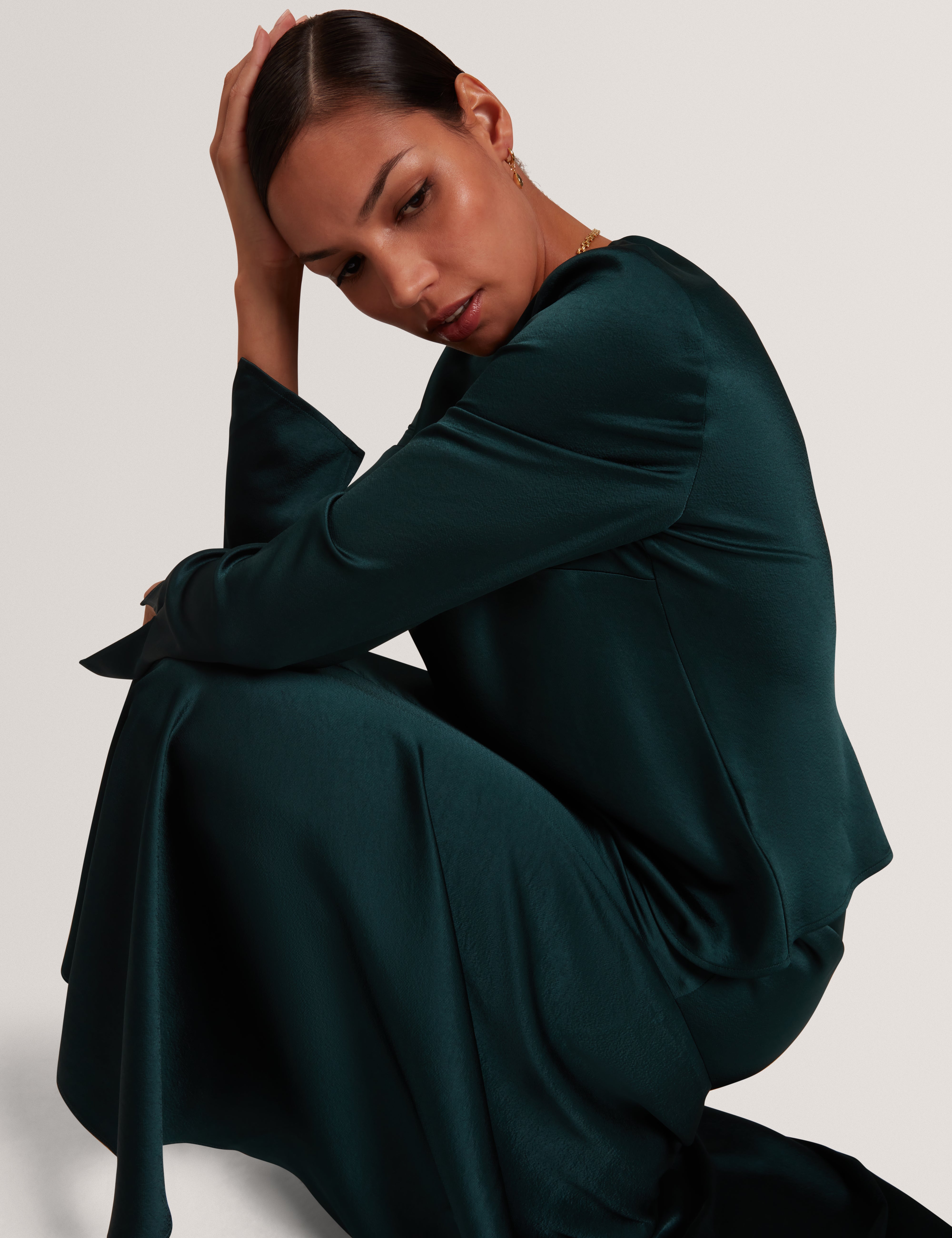 بلوزة مايزي بأكمام طويلة وفتحة رقبة دائرية - أخضر داكن