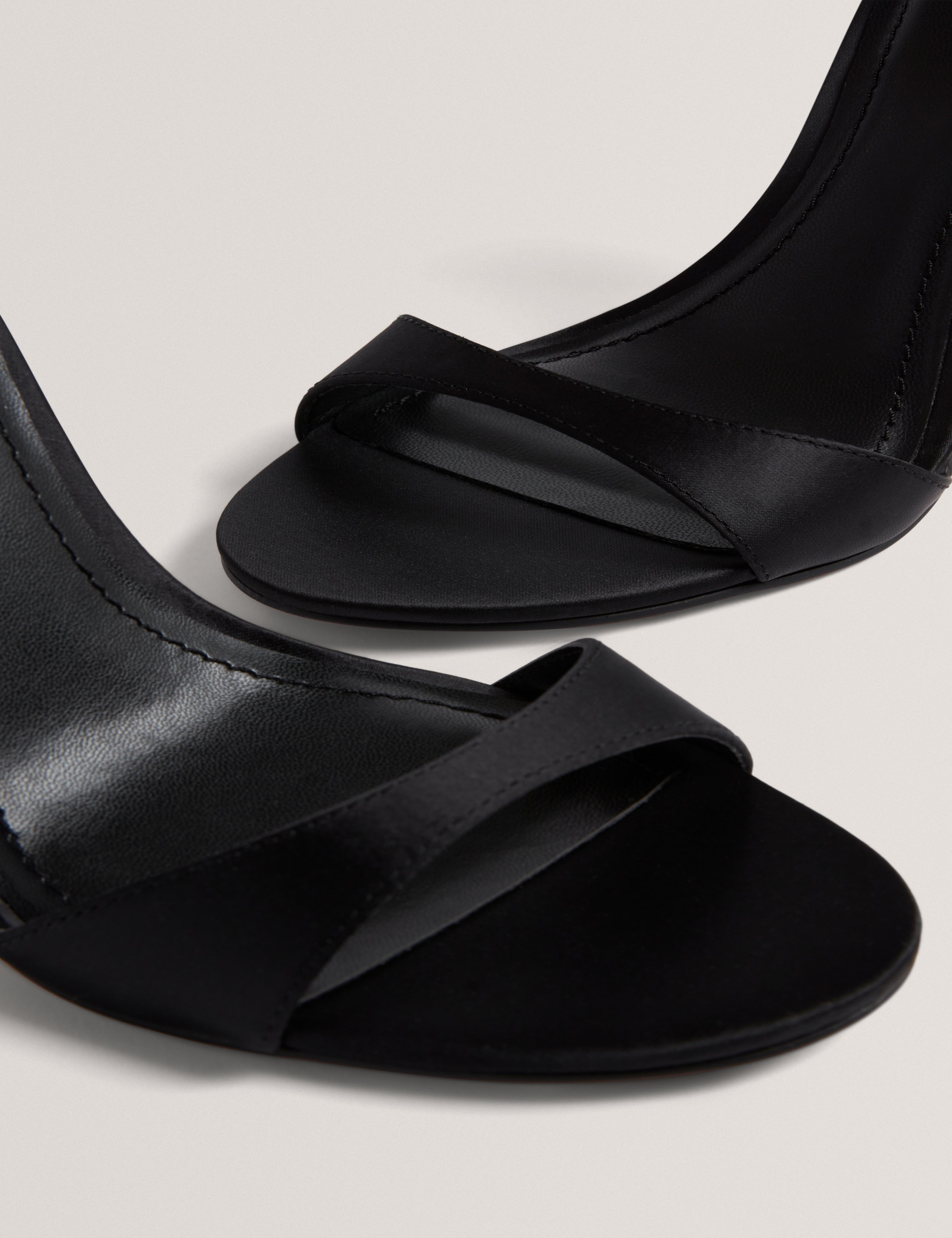 Criissy Embellished Bow Detail Sandal Black