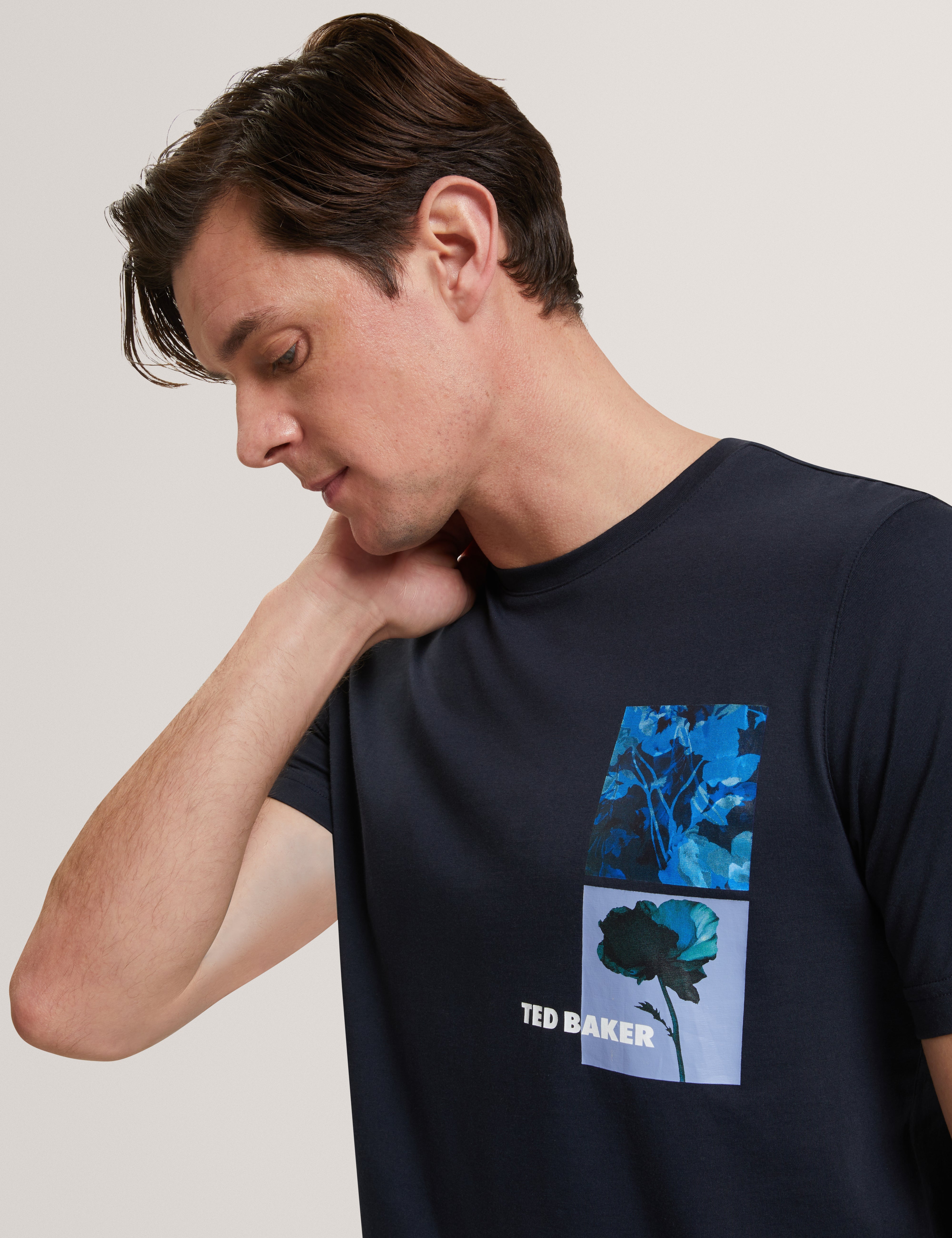 Floraen Short Sleeve Chest Graphic T-Shirt Navy