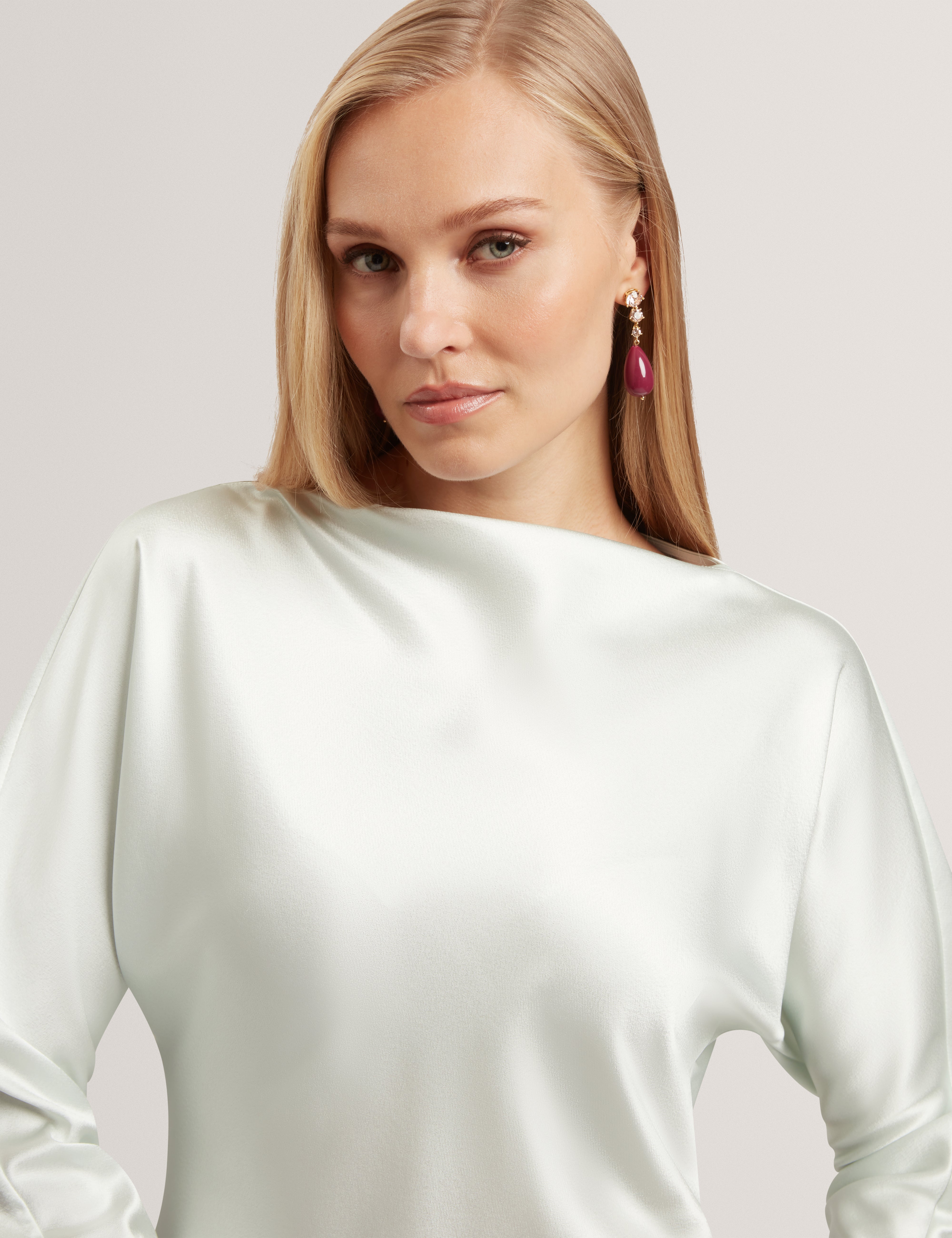 فستان ماكسي بتفاصيل درزات منحنية من رايمي - أخضر