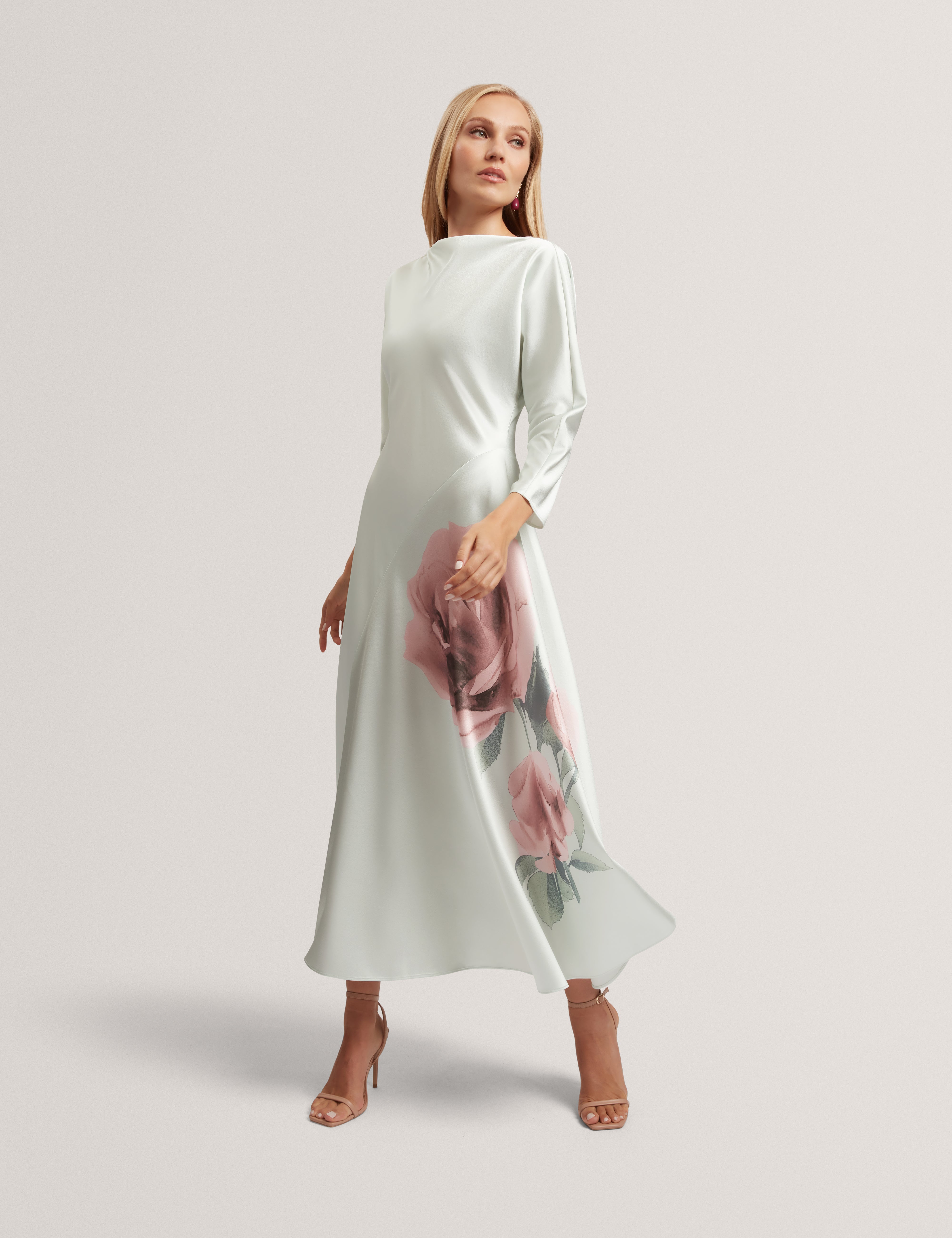 فستان ماكسي بتفاصيل درزات منحنية من رايمي - أخضر