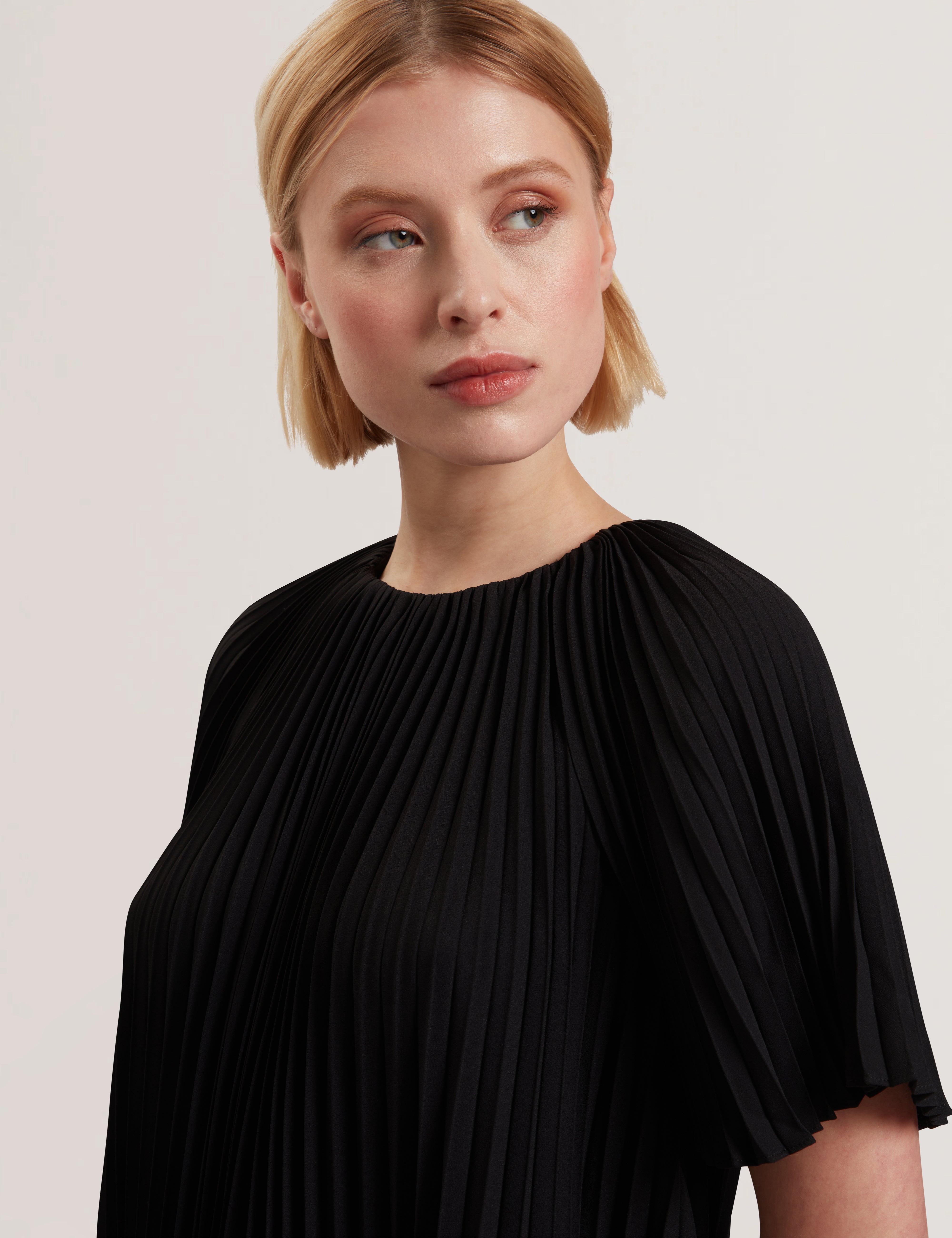 Convala Short Sleeve Pleated Mini Dress Black