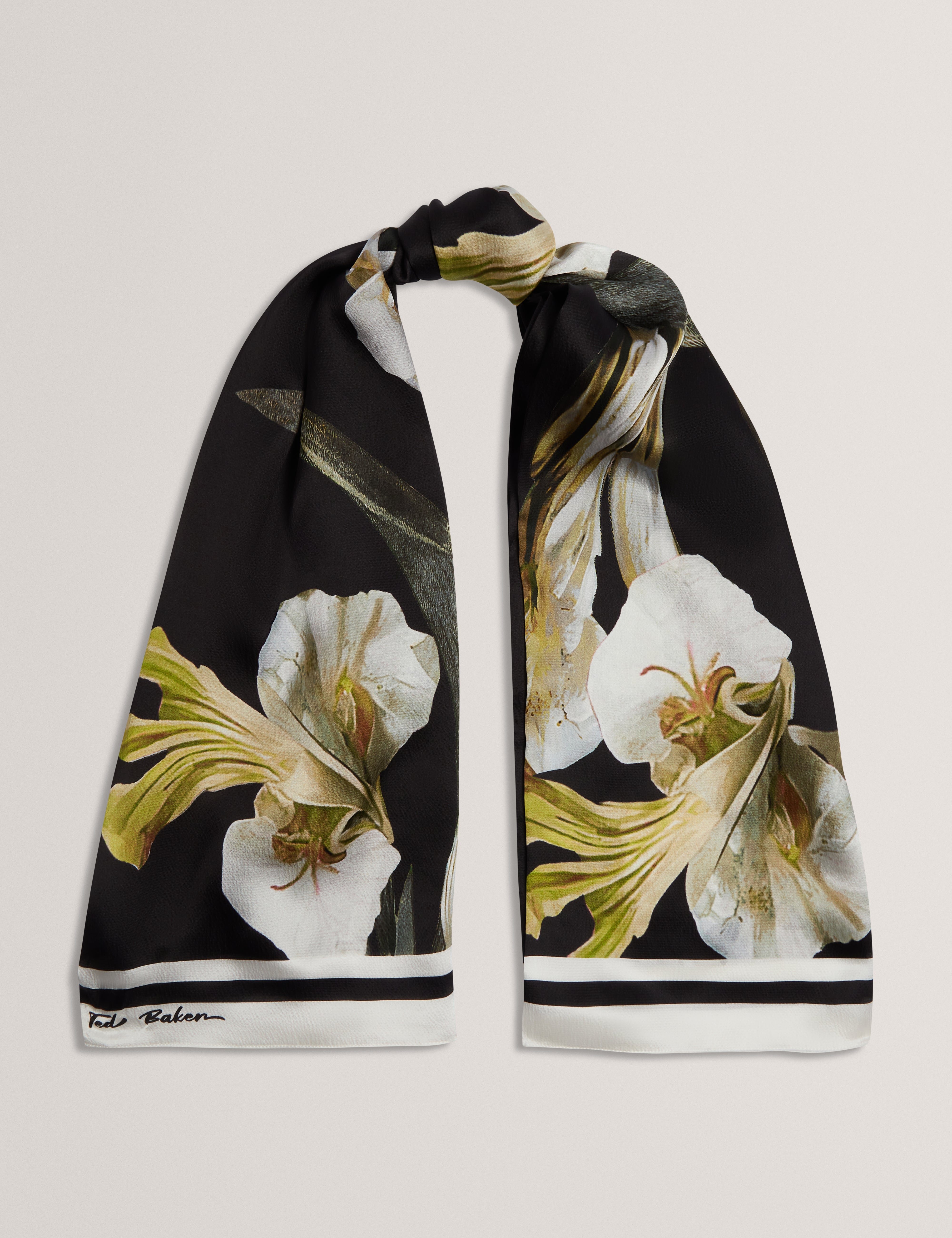 Irisso Printed Cape Scarf Black