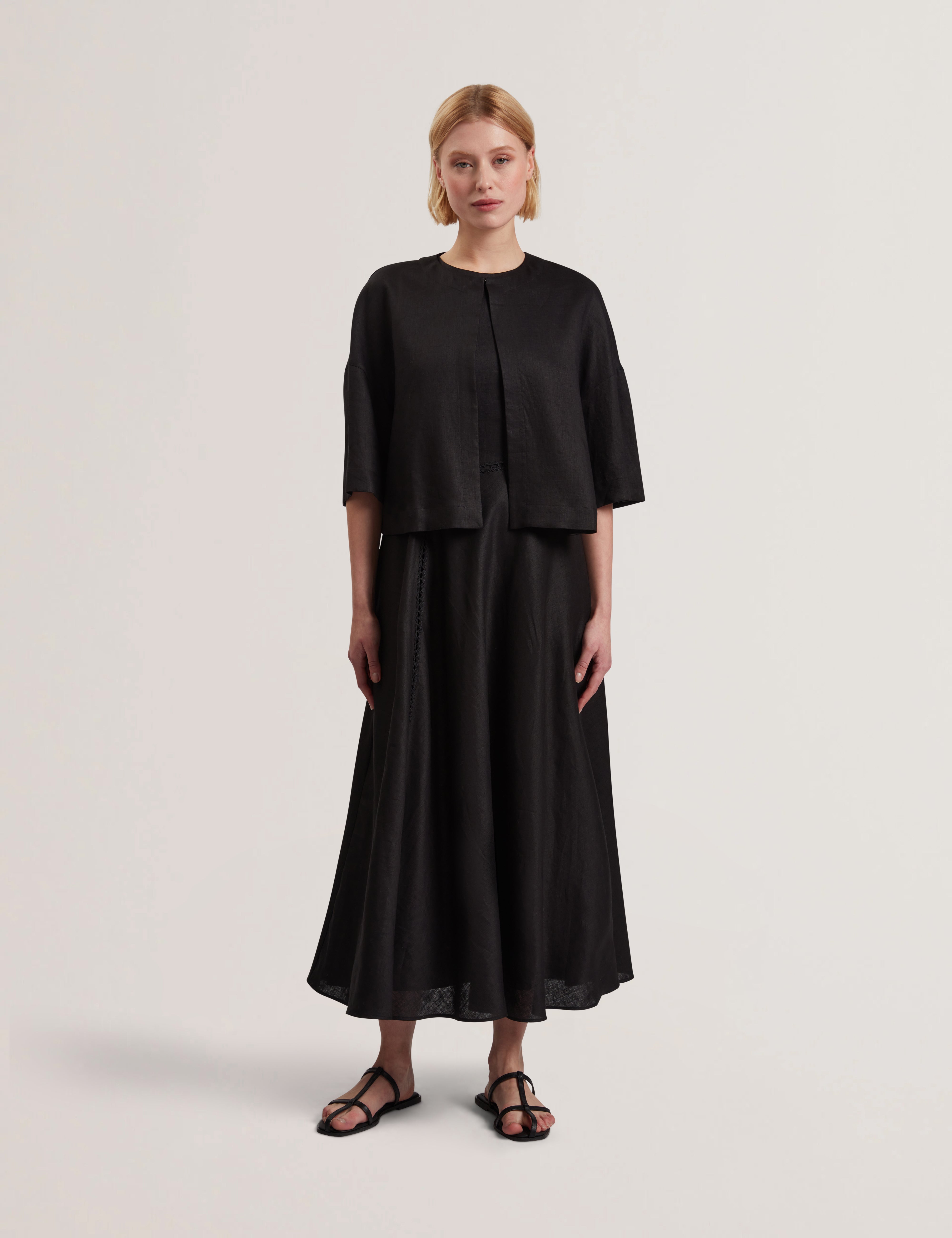 Jadena Short Sleeve Linen Cropped Shirt Black