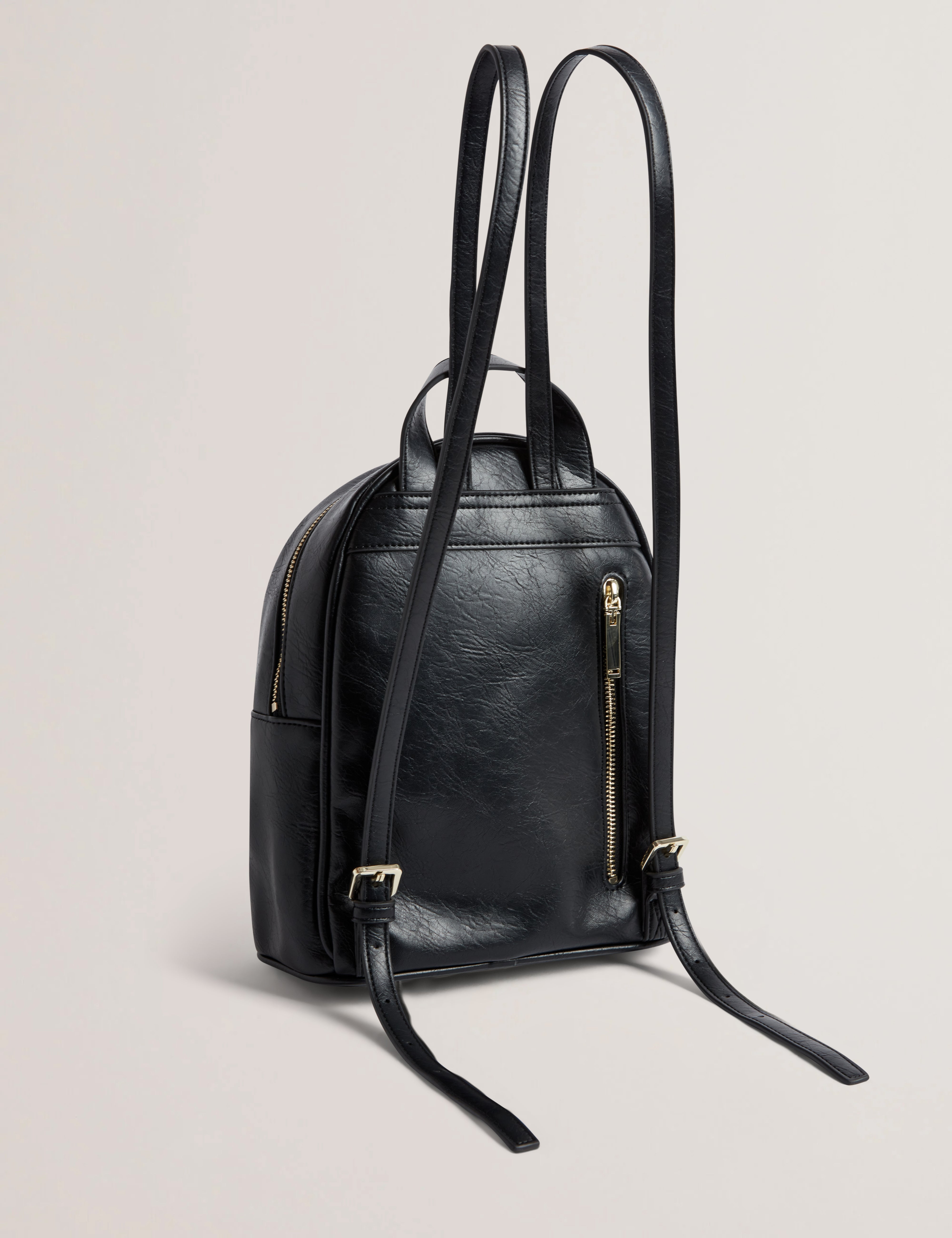 جيميليا حقيبة ظهر صغيرة مع فيونكا باللون الأسود