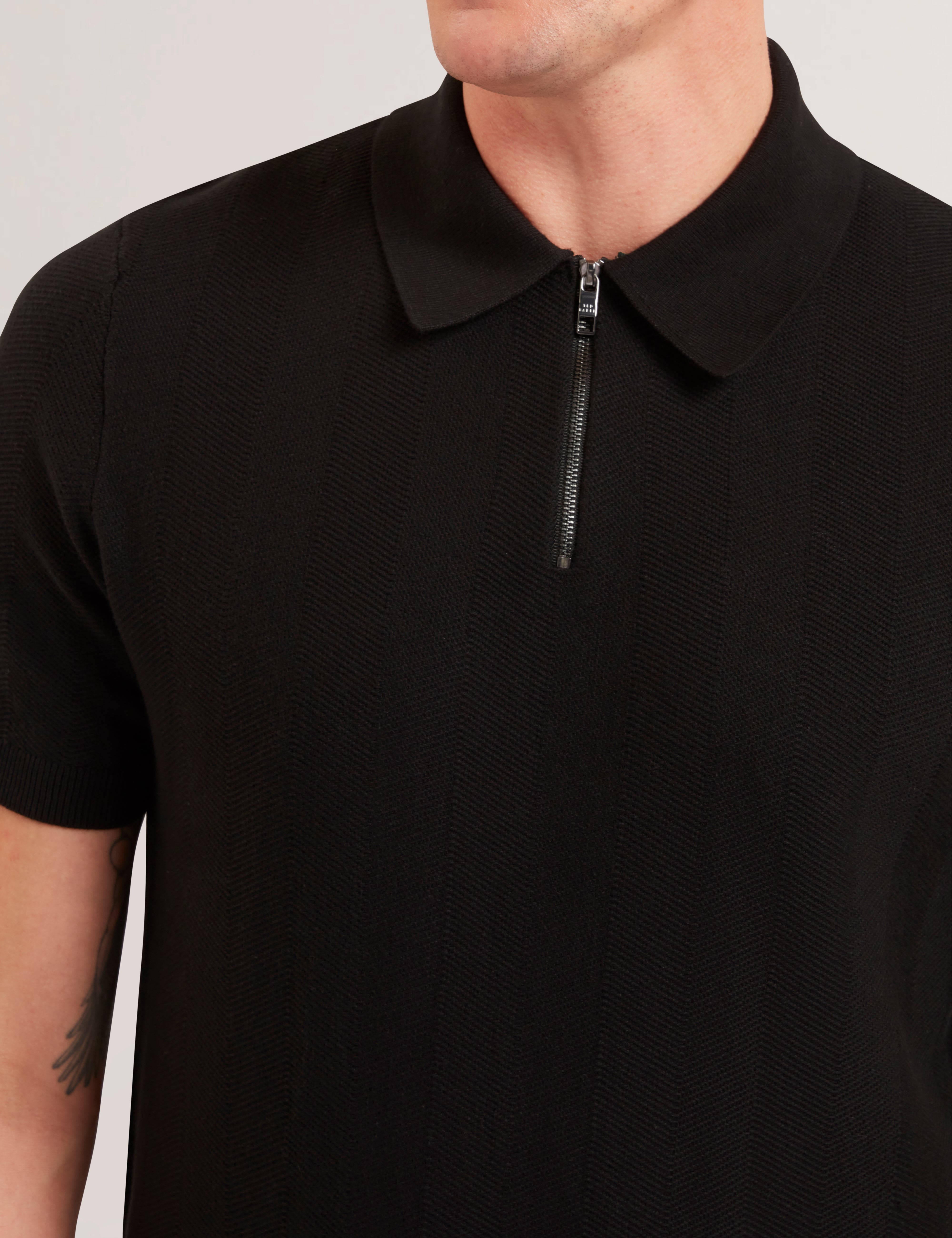 Fourd Short Sleeve Herringbone Stitch Zip Polo Black