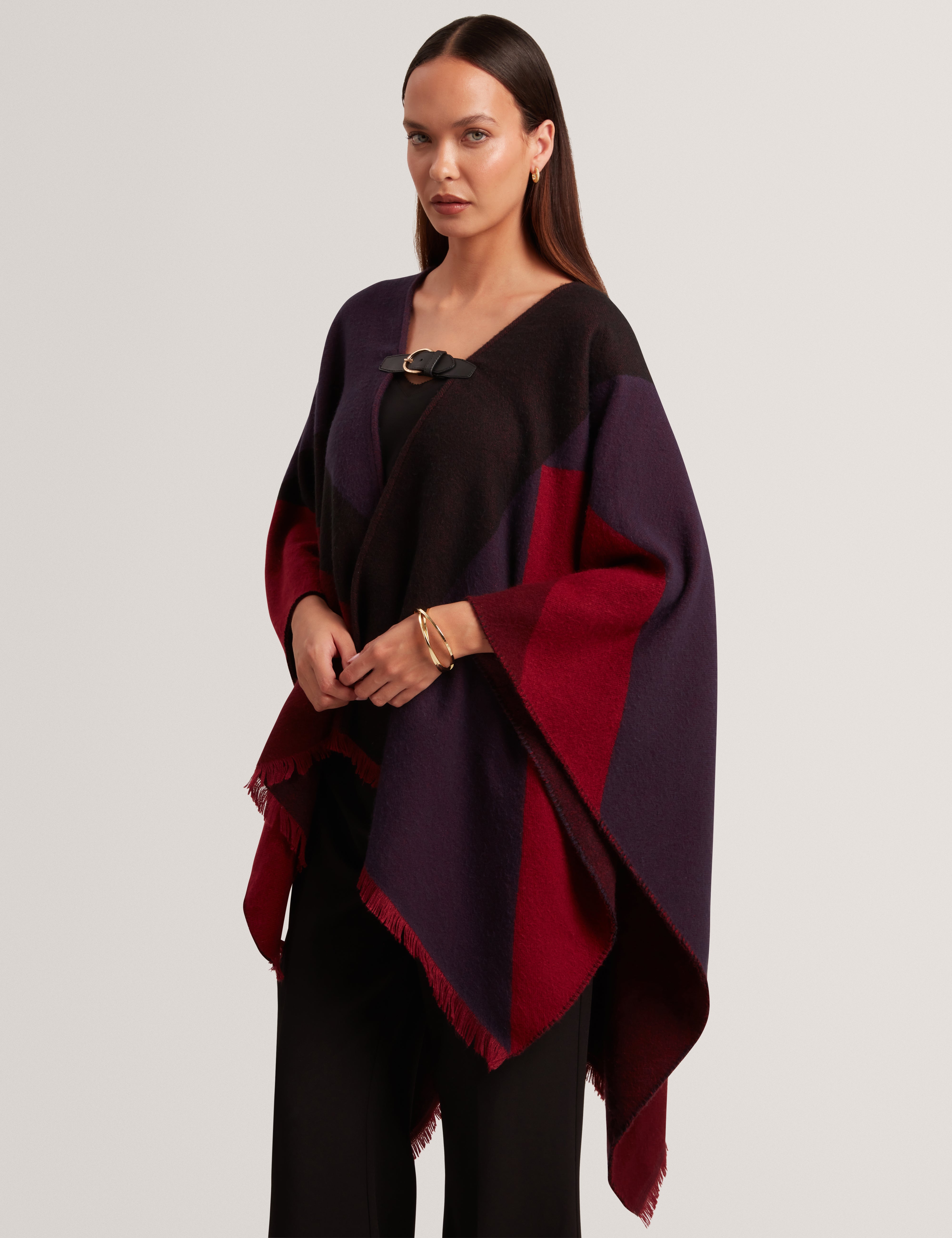 Suffia Buckle Poncho Burnt Red
