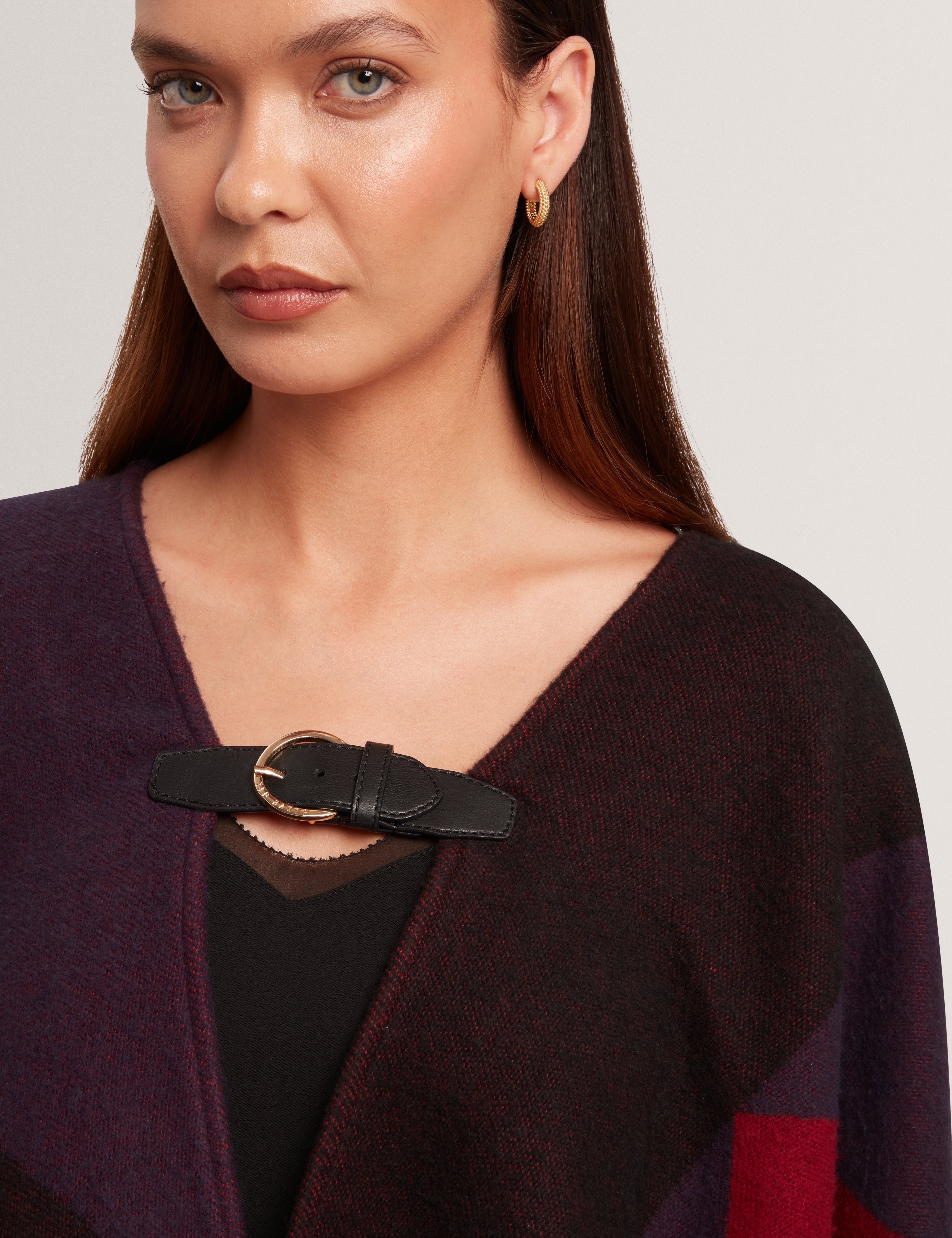 Suffia Buckle Poncho Burnt Red